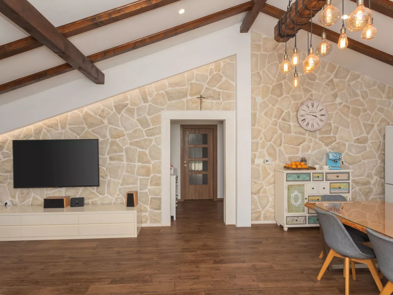 Villa FarAway in Dubrava kod Sibenik-Binnen