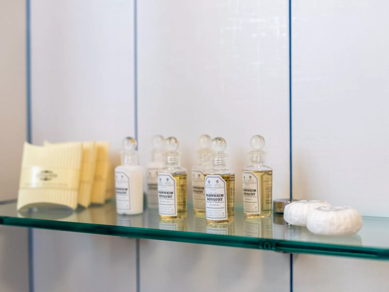 Helle Studio-Ferienwohnung mit Sonnenbalkon-Image-tags.info