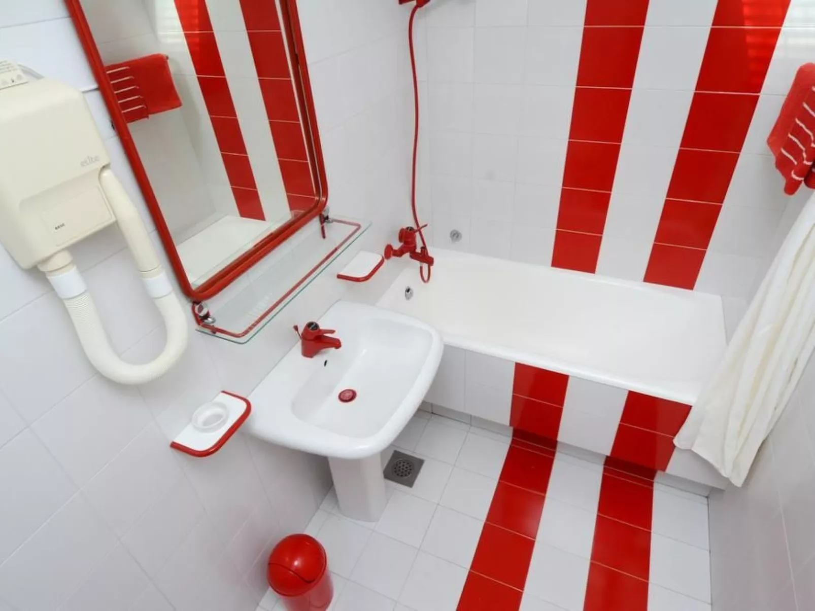 Großes Ferienhaus mit Terrasse und Garten-Binnen