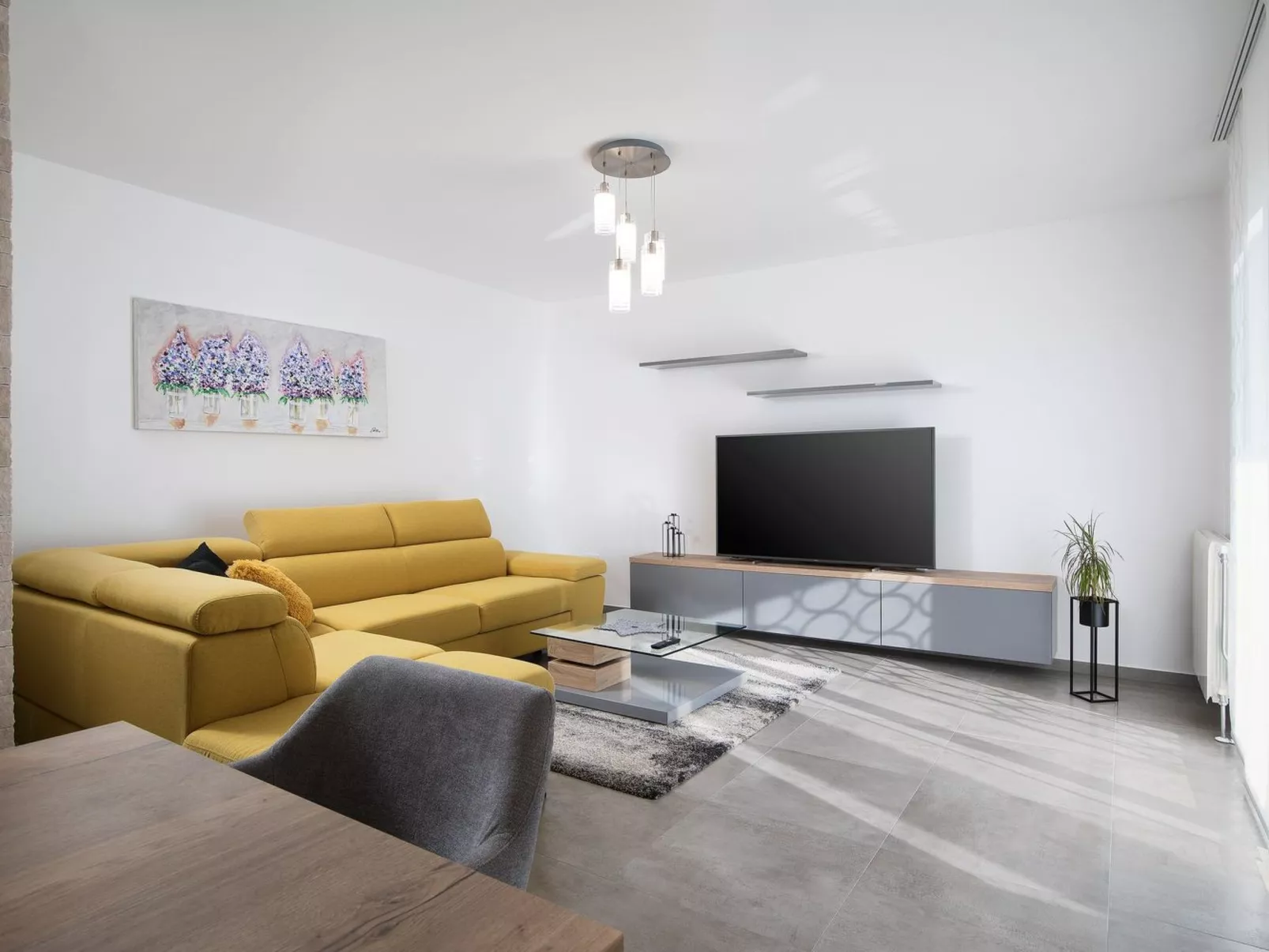 3-Schlafzimmer-Wohnung mit Gemeinschaftspool-Binnen