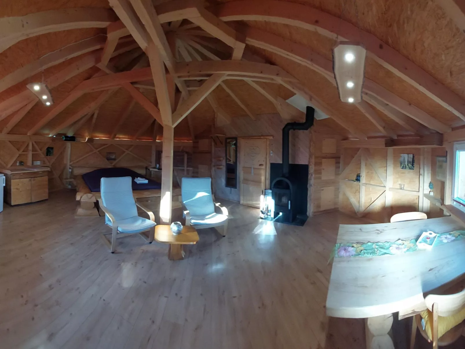 Einzigartige Holzhütte mit Bergpanorama-Image-tags.info