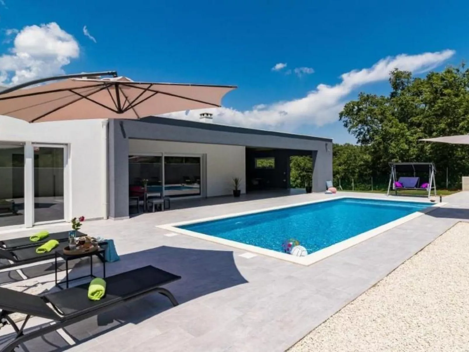 Villa Sanivaro mit beheiztem Pool und Whirlpool-Binnen