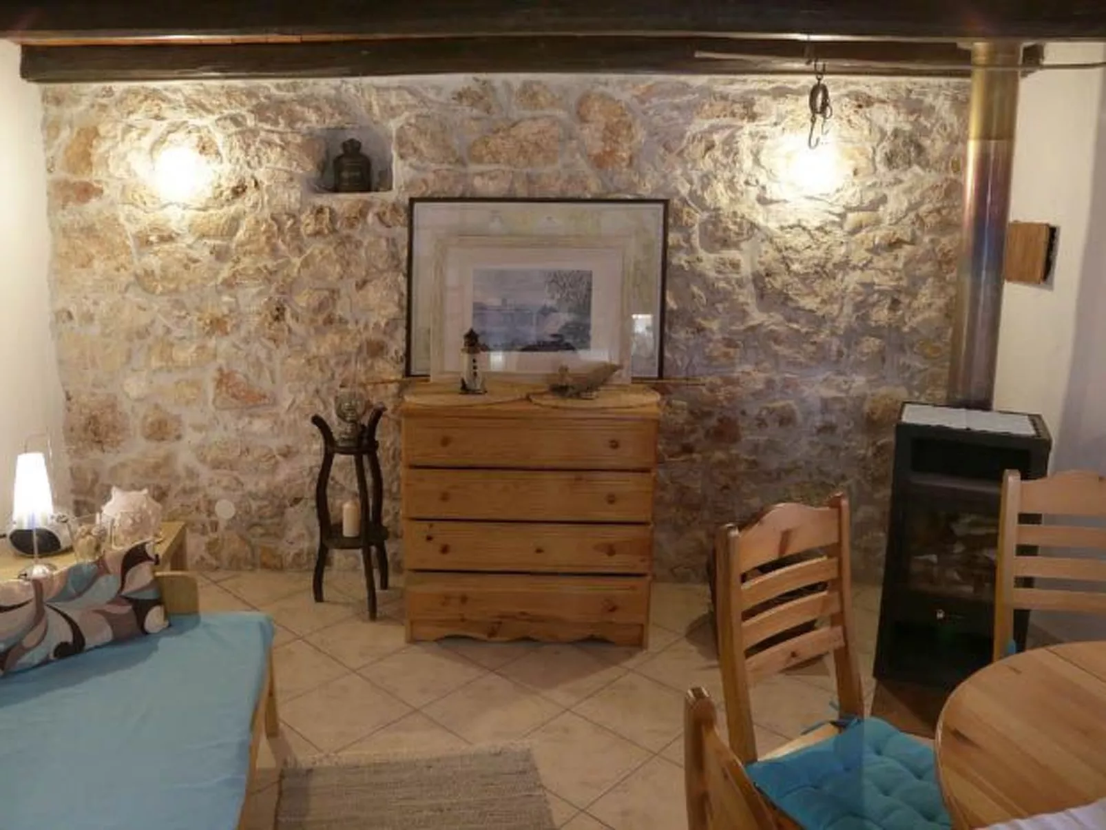 Typisch istrisches Steinhaus mit Grill und Garten-Binnen