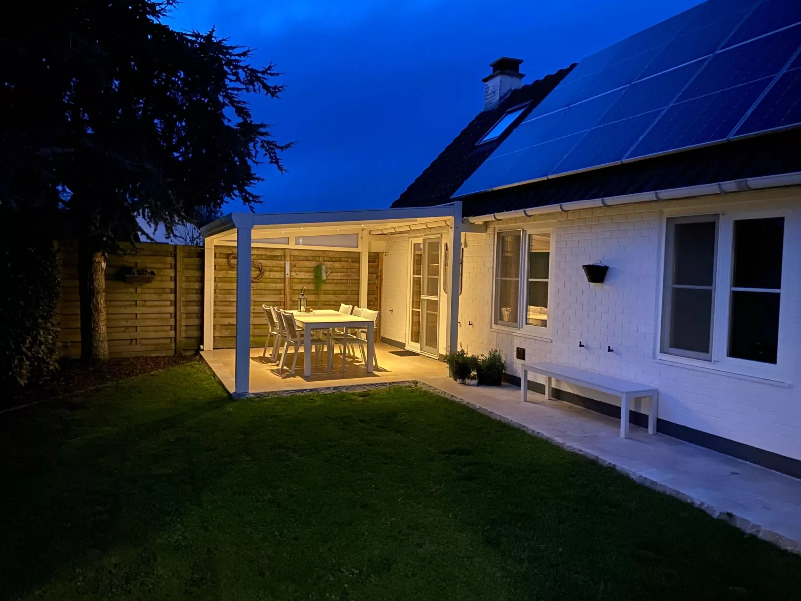 Zonneweelde bei Dünen und Wald-Buiten