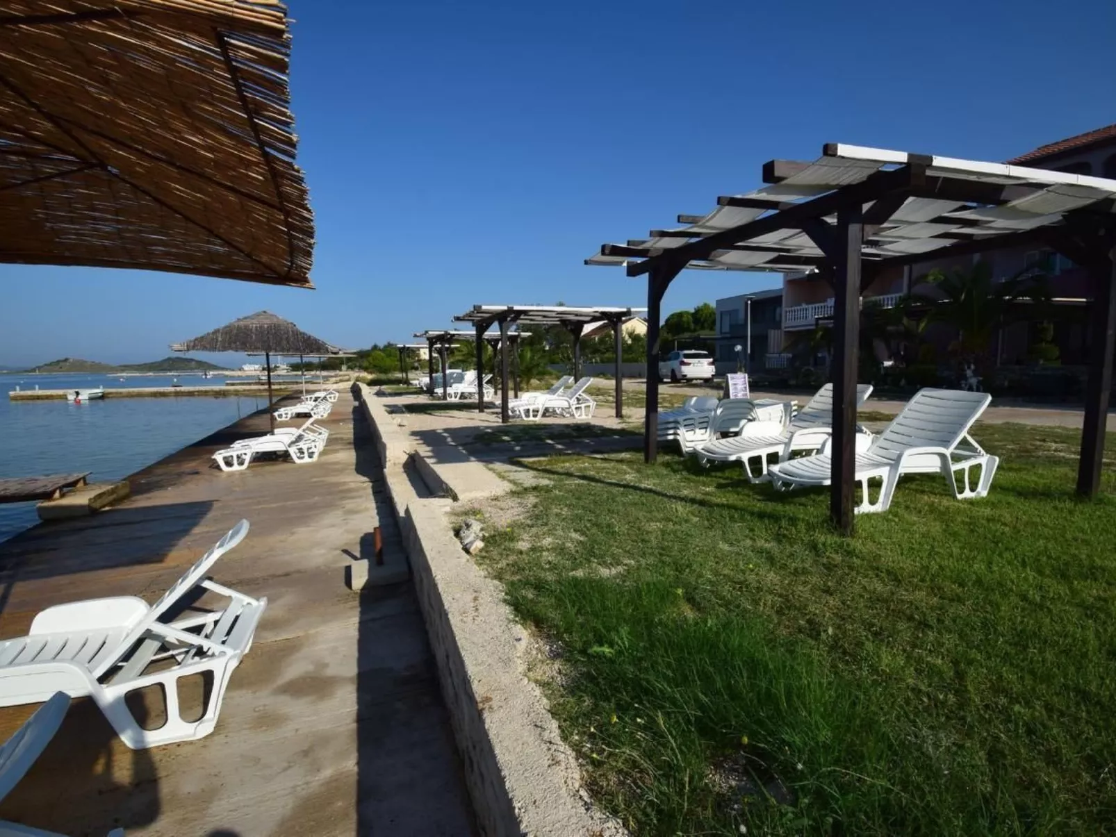 In Turanj mit Grill-Buiten