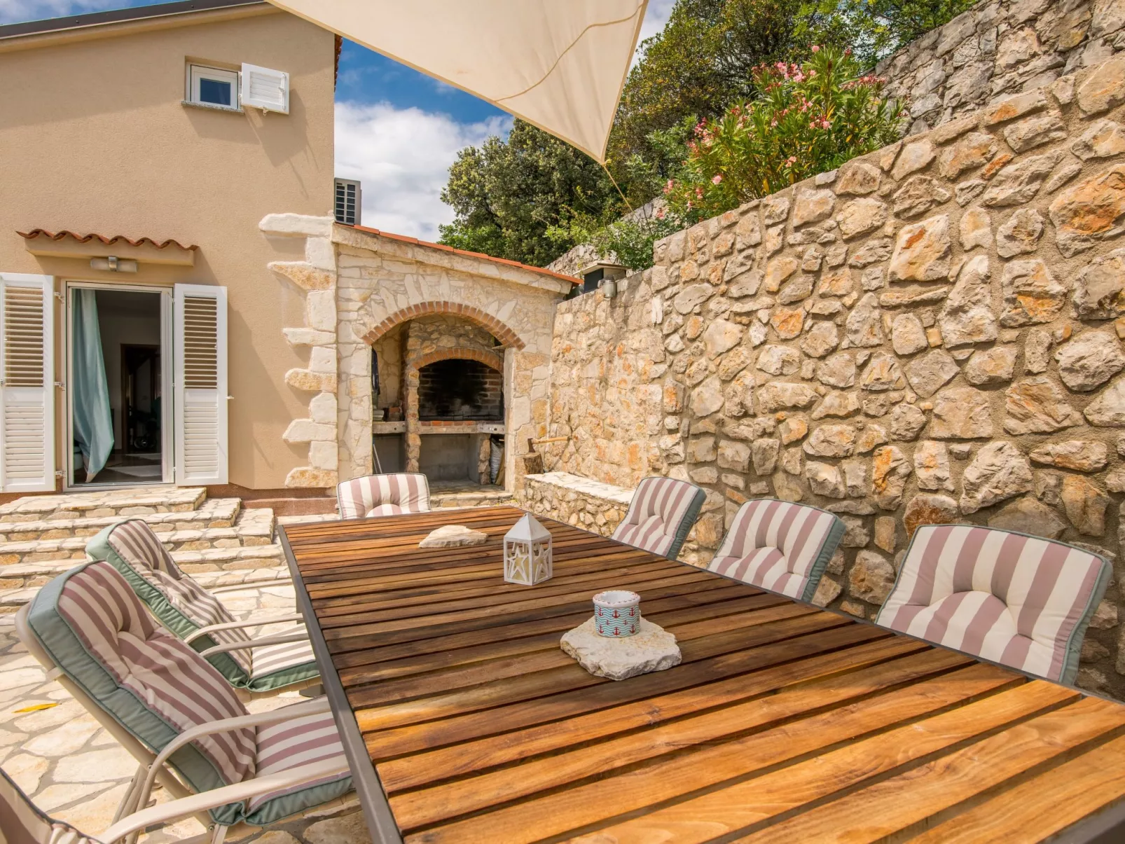 Exklusive und stilvolle Meerblick-Inselvilla-Buiten