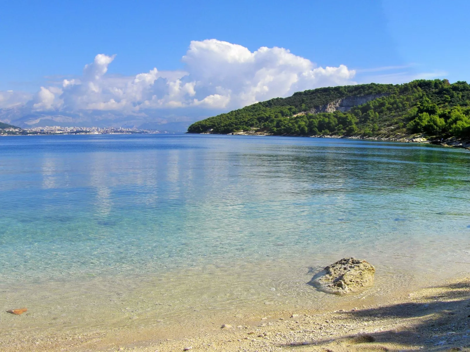 Erdgeschosswohnung mit viel Komfort und Terrasse-Buiten