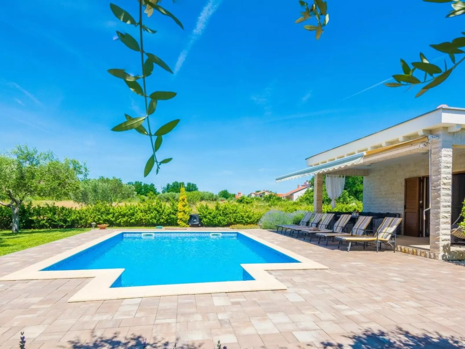 Villa Mia mit beheiztem Pool -von TA Leut Agency-Buiten