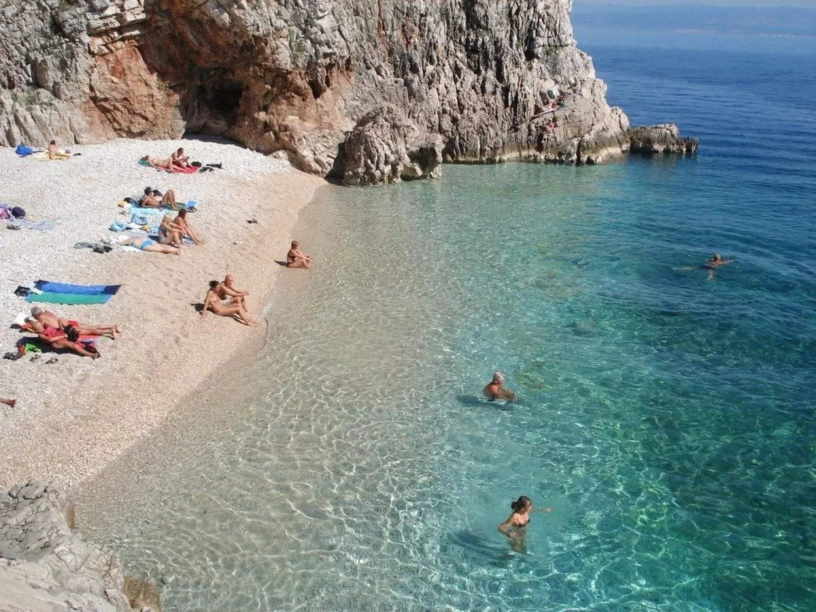 Geräumiges Ferienhaus in Brseč mit Privatem Pool-Buiten