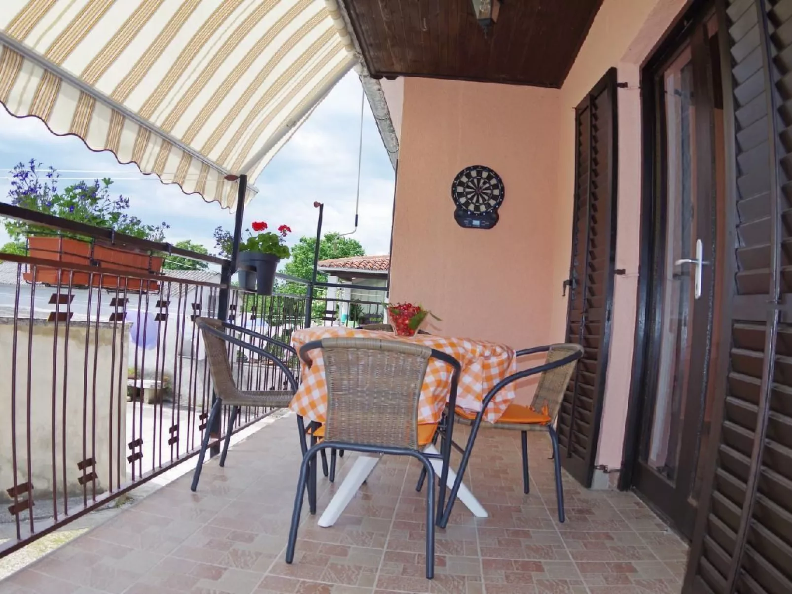 Im Dorf Peresiji-Buiten