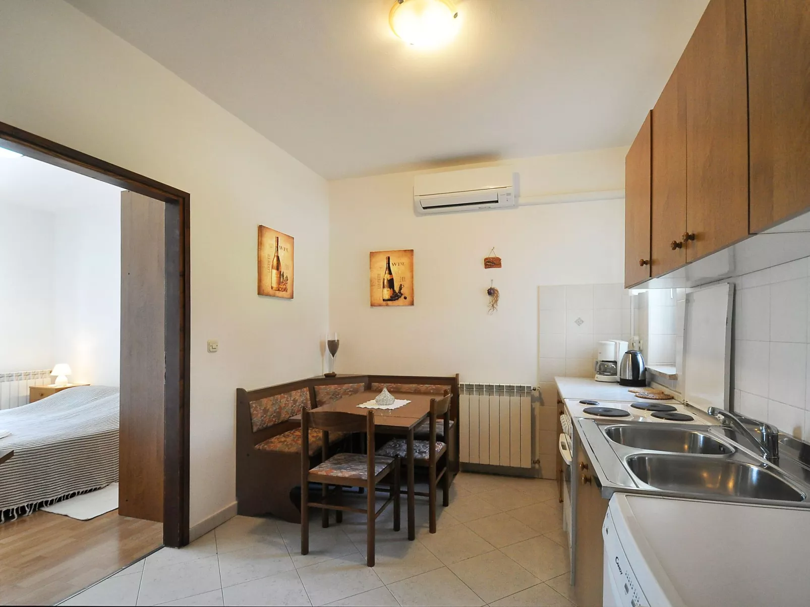 Zwei-Zimmer-Wohnung in der Nähe des Meeres-Image-tags.info