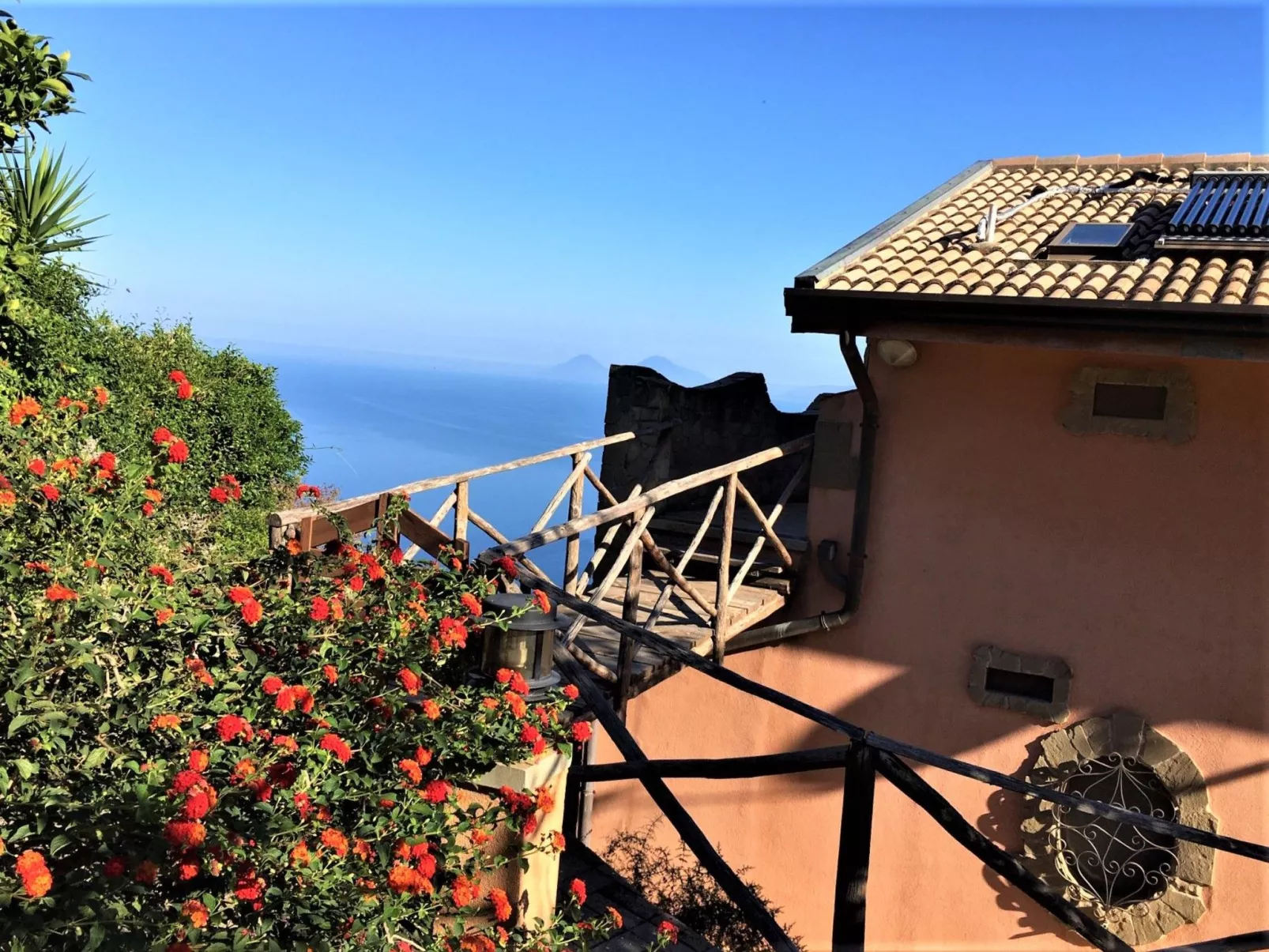 Orange Wohnung-Buiten