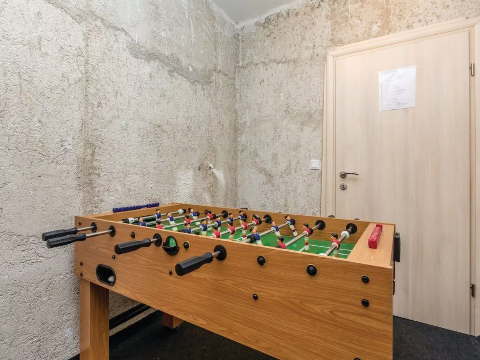 Geräumige, topmoderne Ferienvilla mit eigenem Pool-Binnen