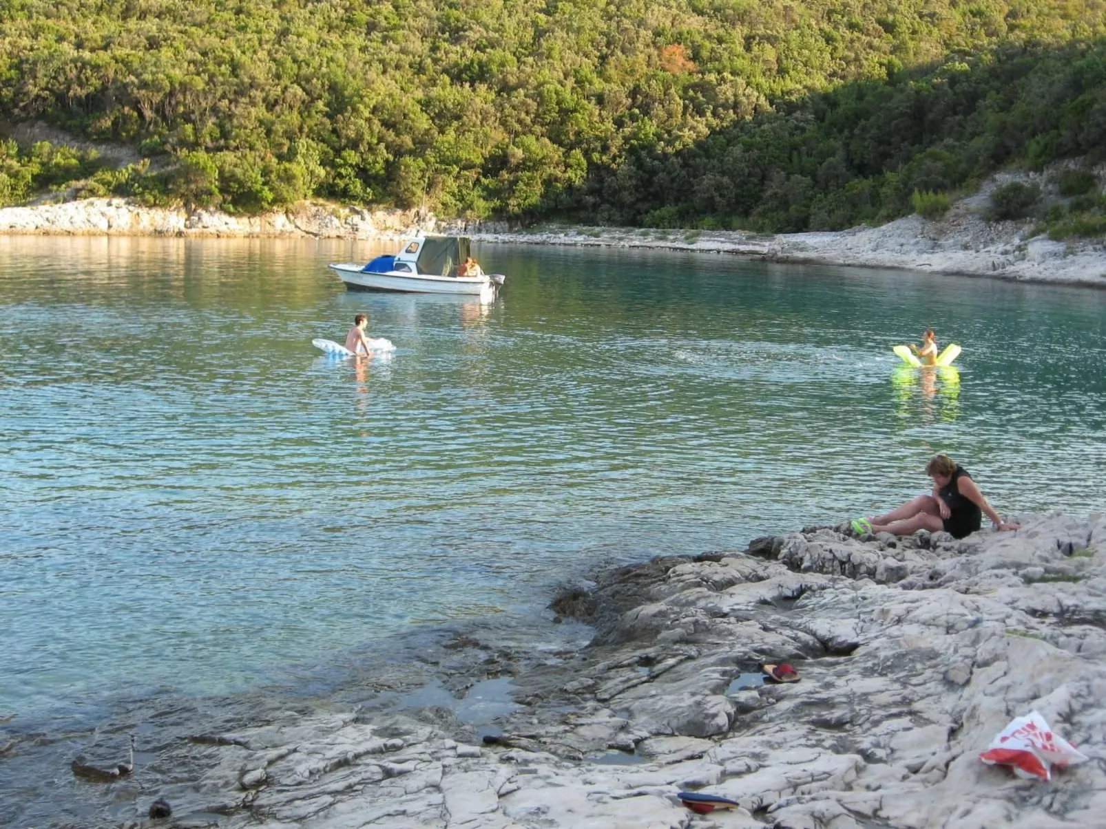 "Vickovi" mit Gemeinschaftspool-Buiten