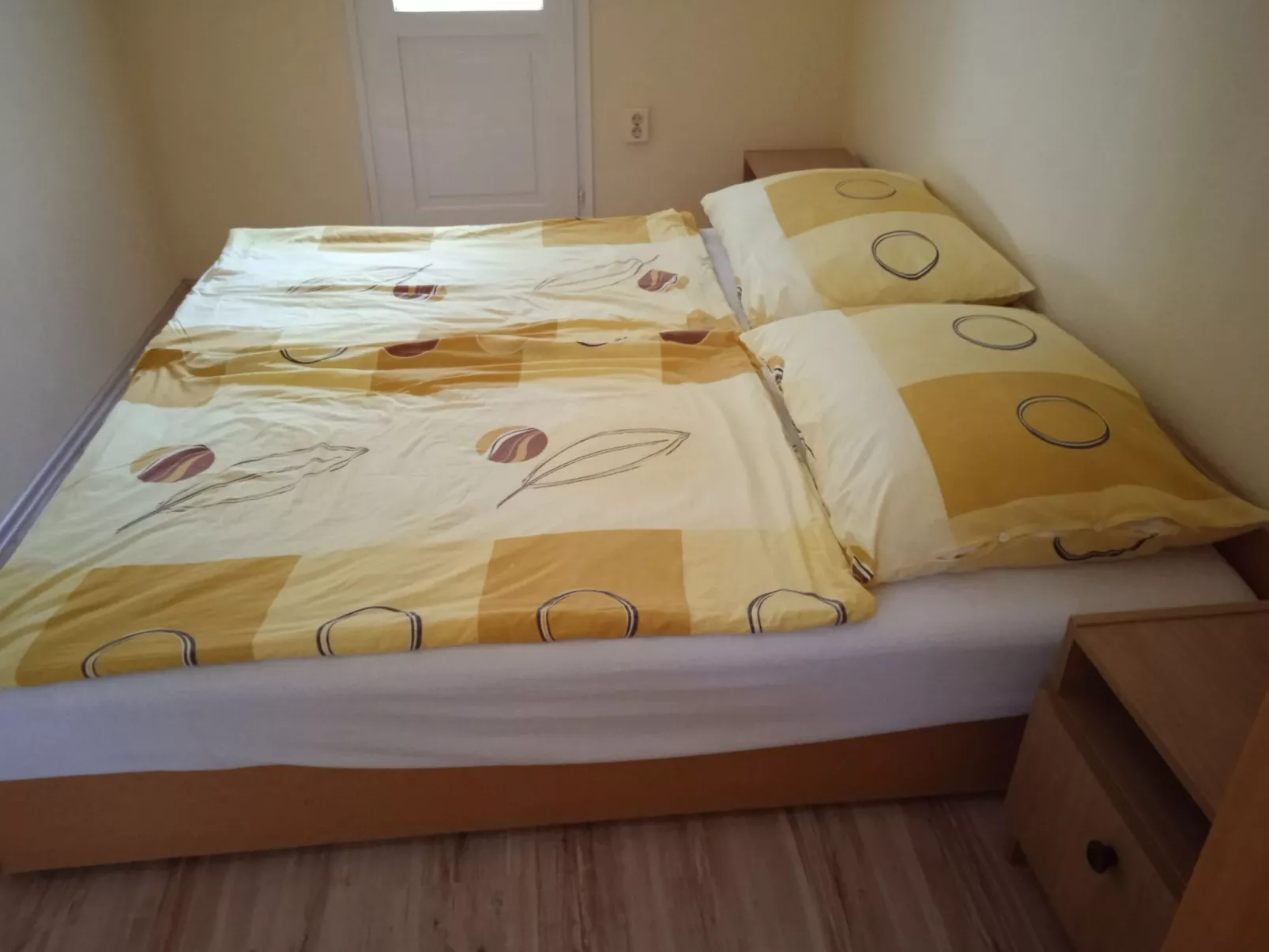 Kleines Ferienhaus in einer ruhigen Strasse-Binnen