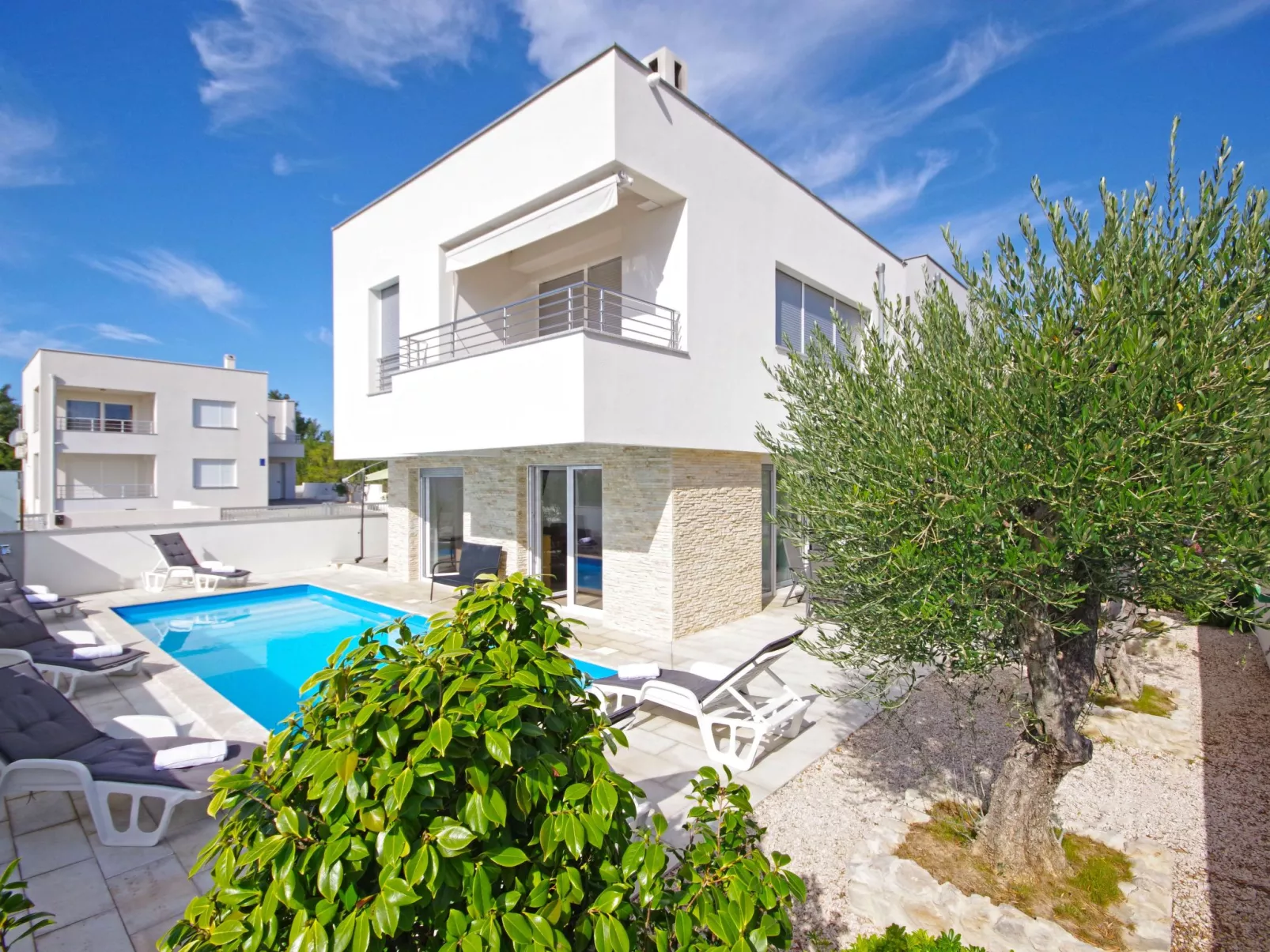 Apartment 4 Laura-Image-tags.info