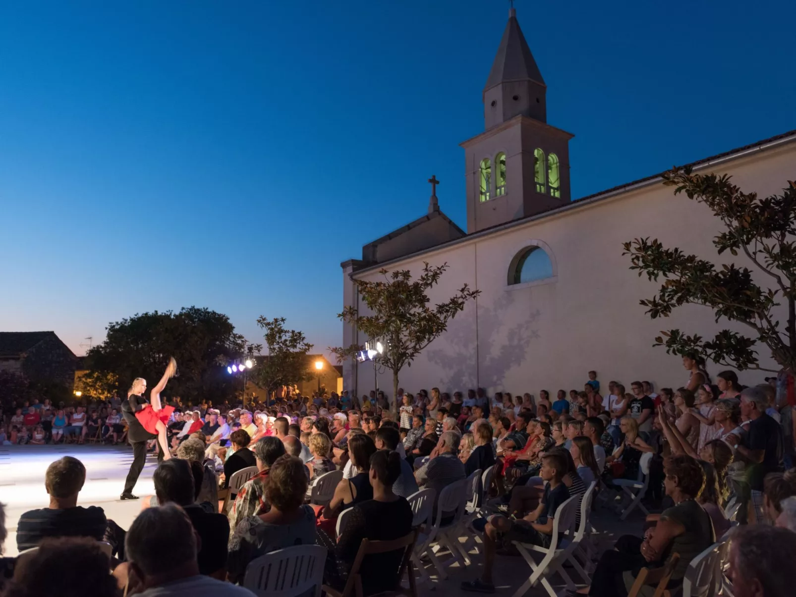 Kleine Wohnung mit schönem Balkon-Binnen