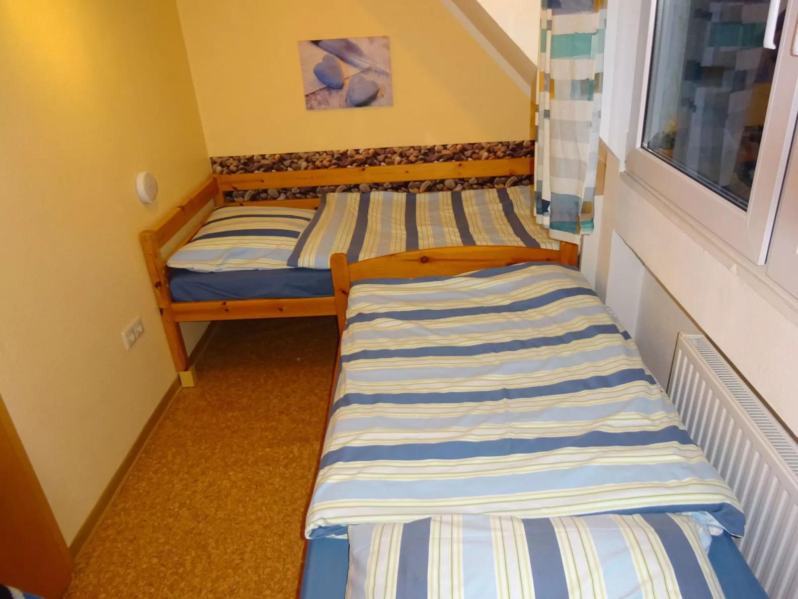 Komfortable Doppelhaushälfte und großem Garten-Binnen