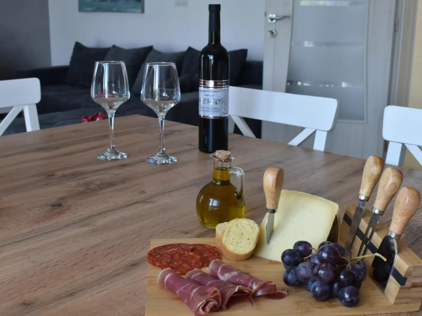 Für 8 Personen ca. 120 m&sup2; in Dubrava, Dalmatien (Gespanschaft Split-Dalmat-Binnen