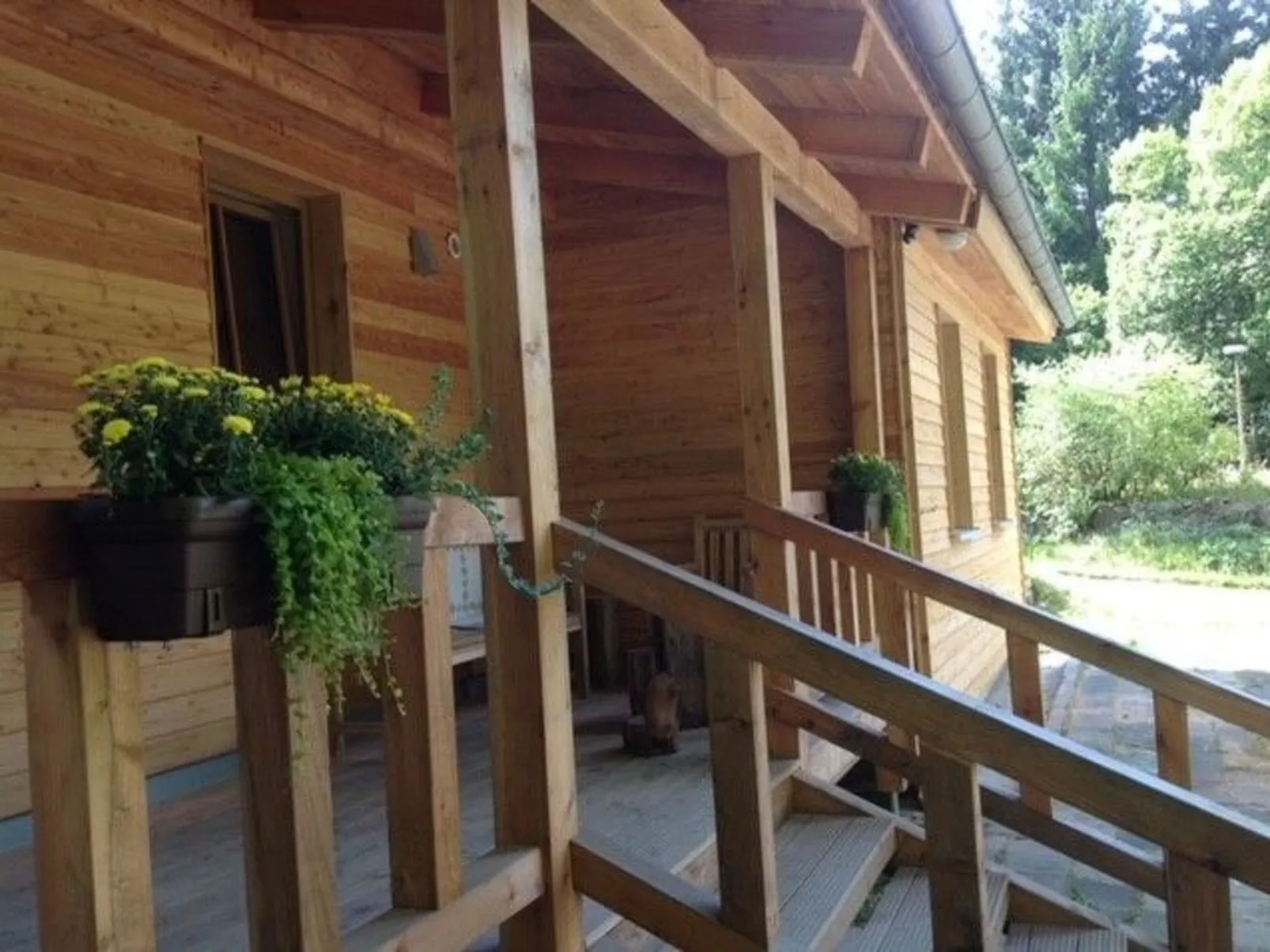 Urgemütliche Gruppenhütte mit Gartensauna-Buiten