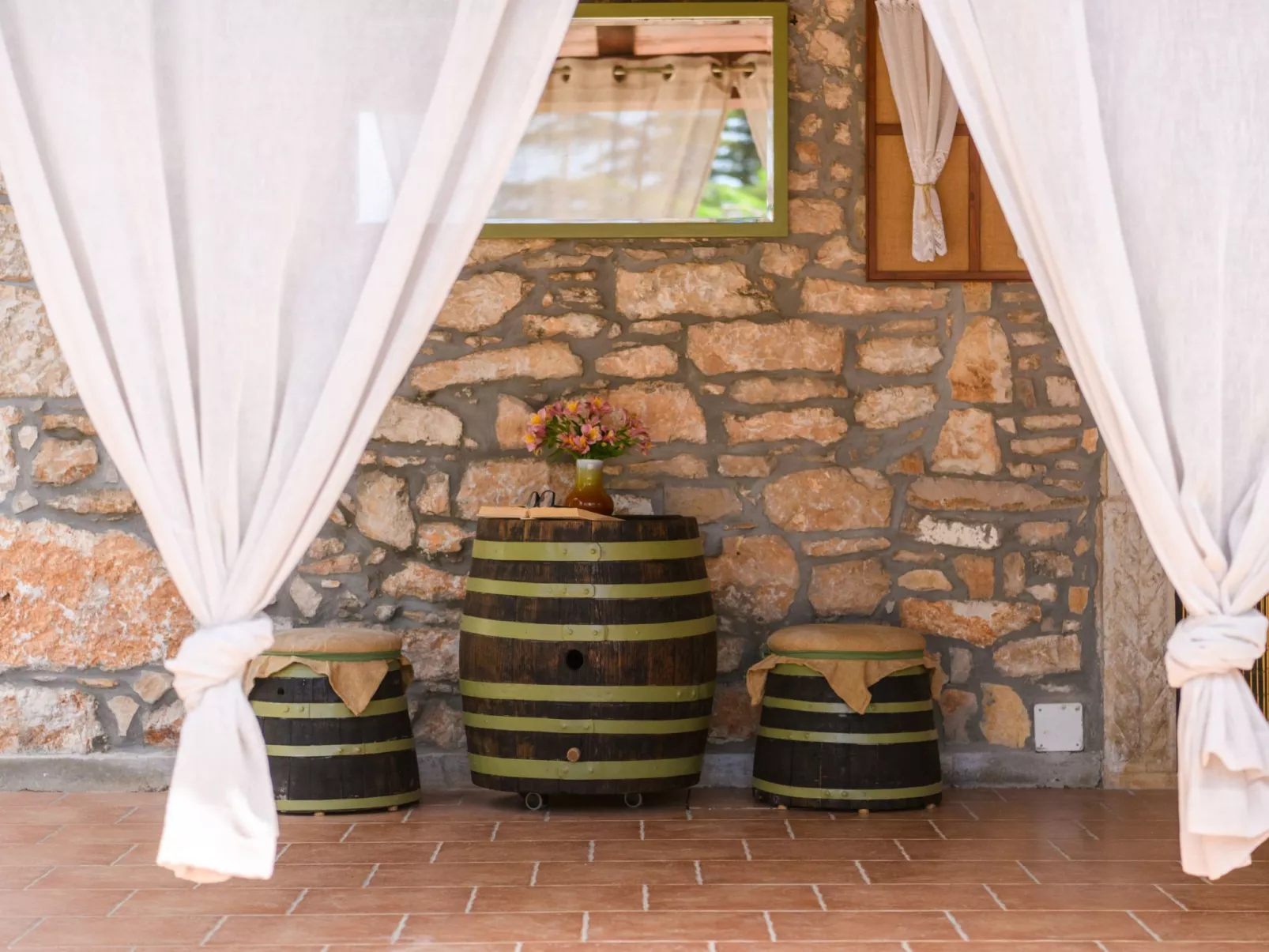 Mit Garten, Terrasse und Grill-Buiten