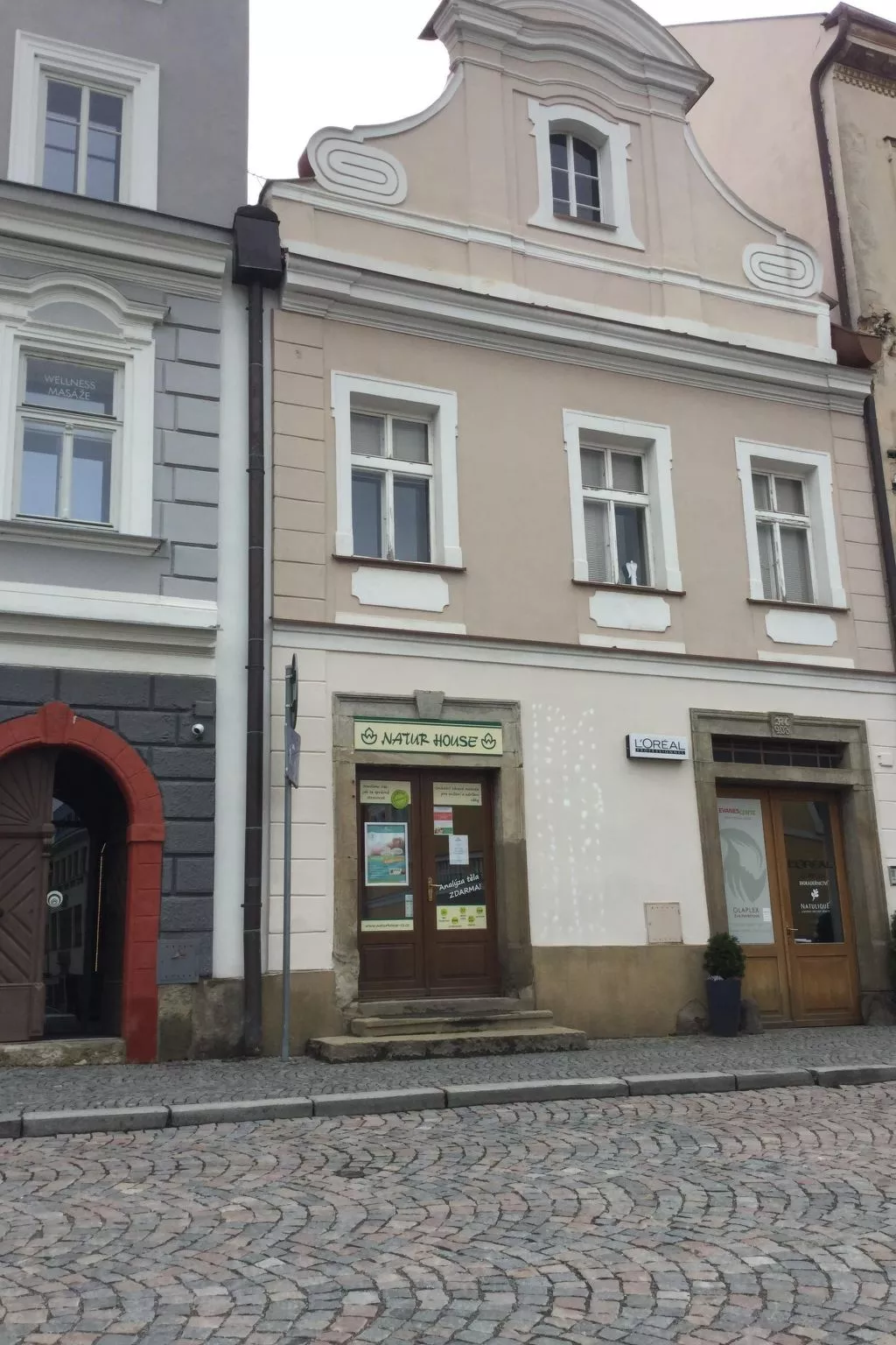 Wohnung auf einem eingezäunten Grundstück-Buiten