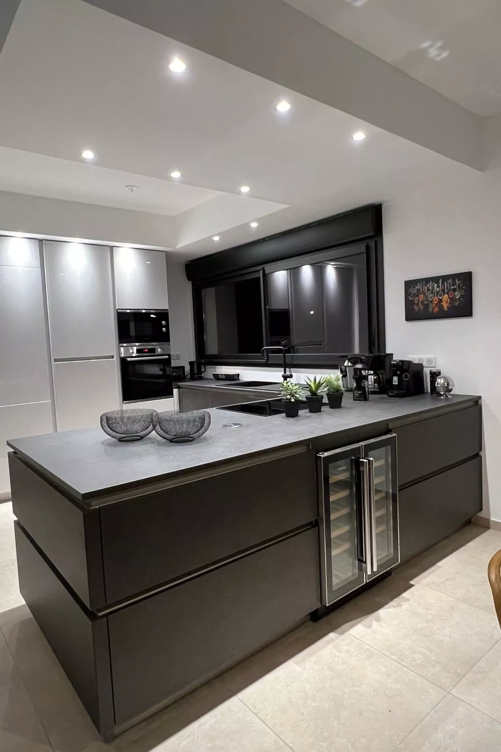 ISULA-RED_BEAUTIFUL_VIEW.-Binnen