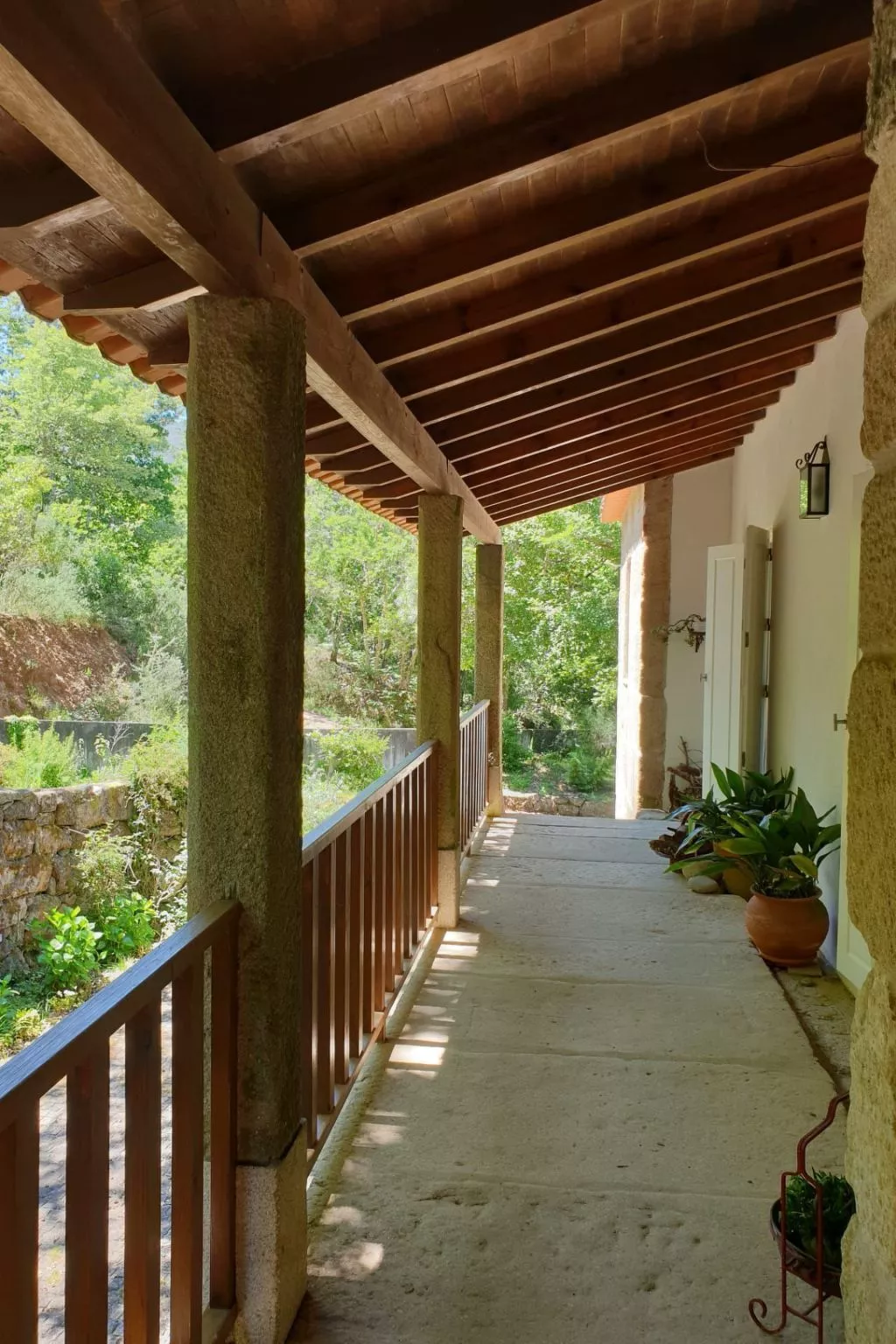 Haus jenseits des Flusses-Buiten