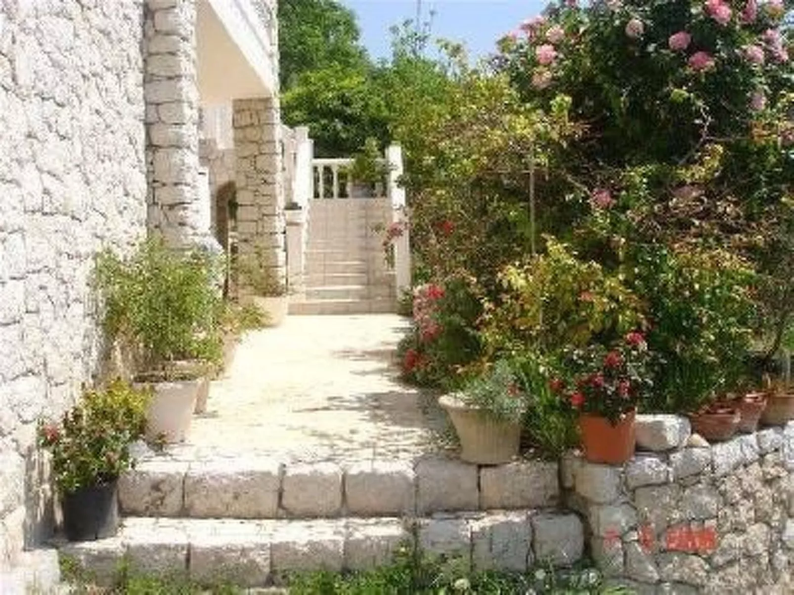 "Rocabel" mit Blick auf das Wasser-Binnen