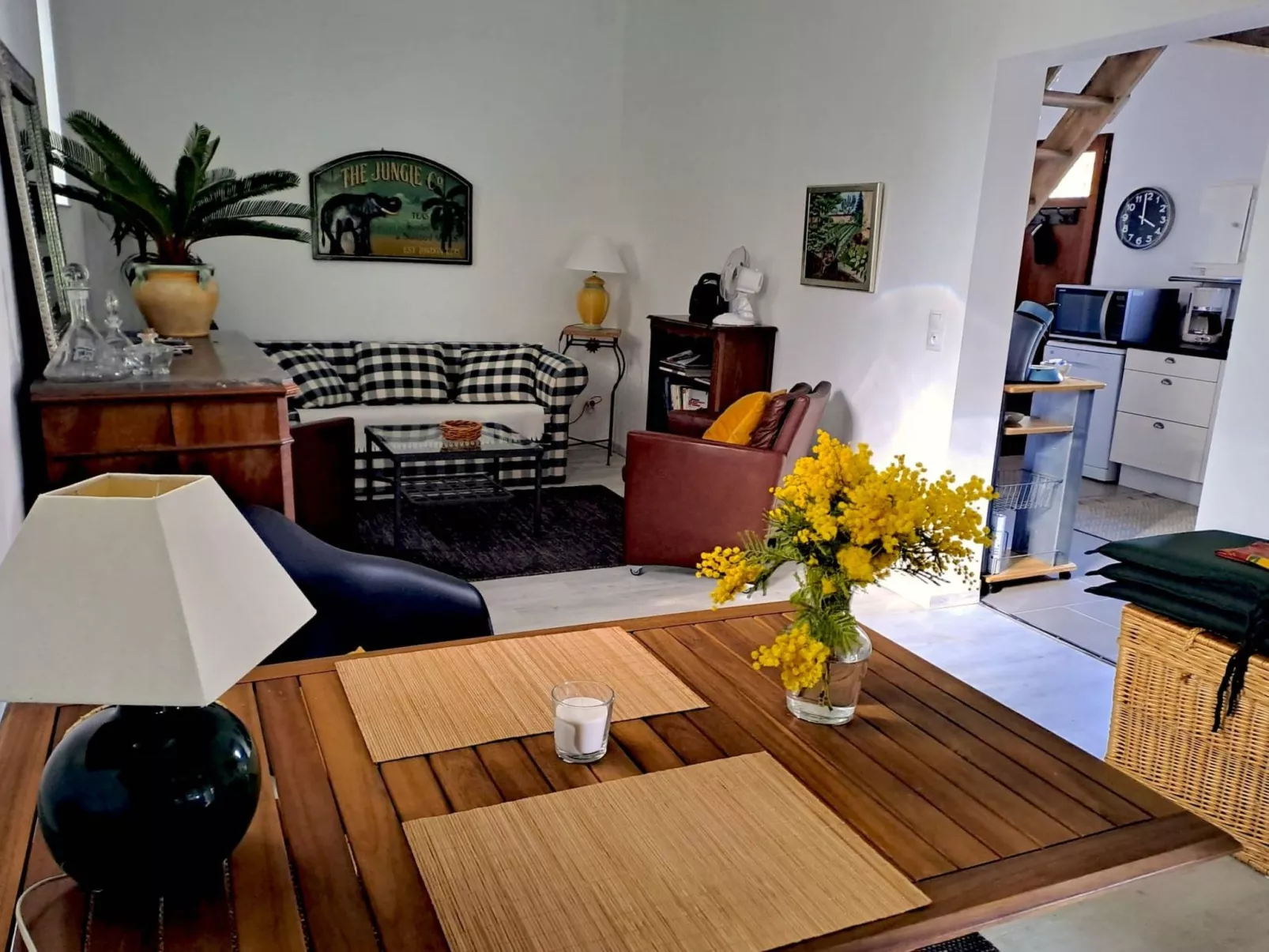 In La Livinière mit Großer Terrasse-Binnen