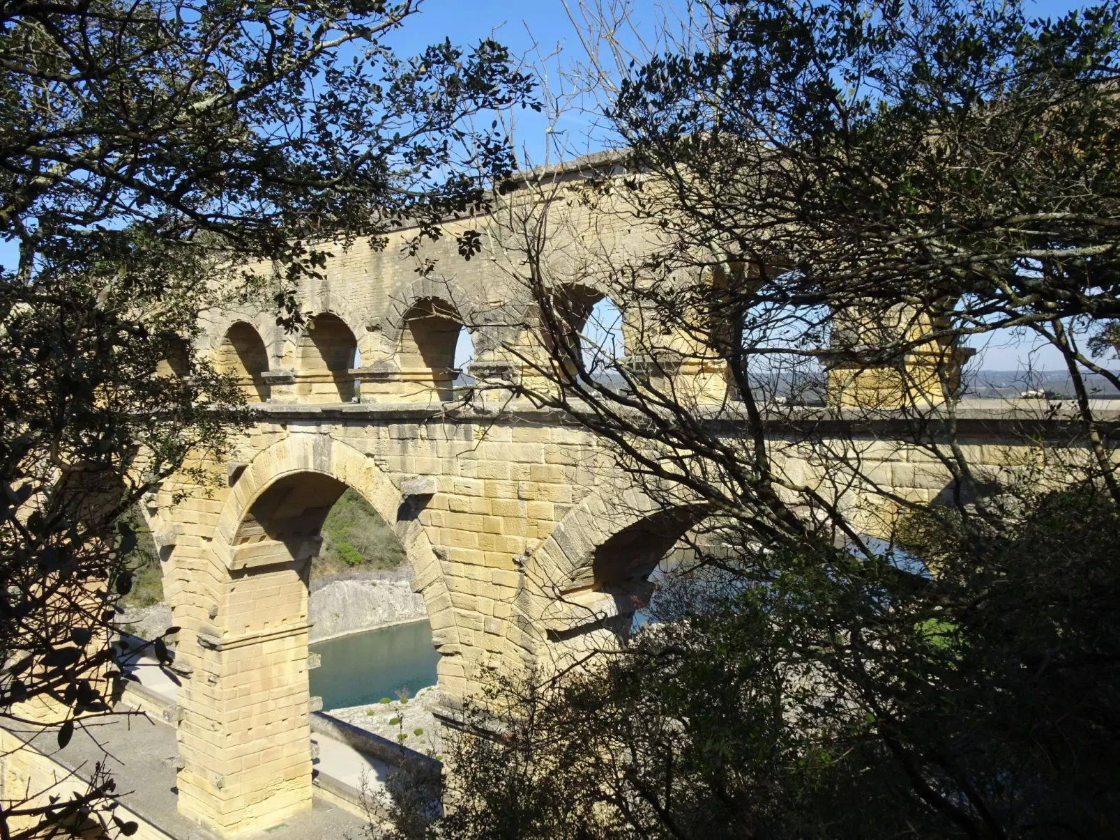 À l'abri du Mistral-Buiten