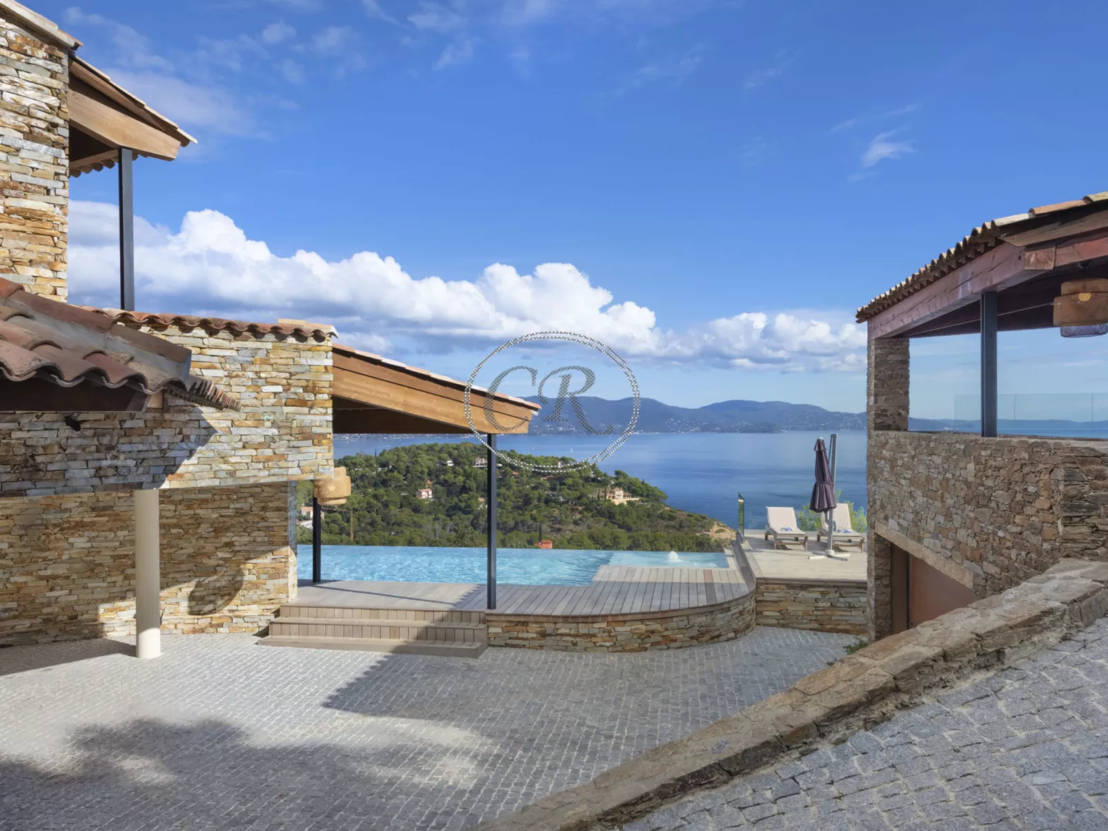 Außergewöhnliche Villa am Cap Bénat-Binnen