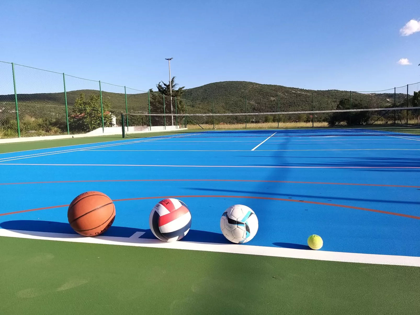 Anwesen "Villa Almas, Sauna, Fitnessraum, Multisport-Binnen