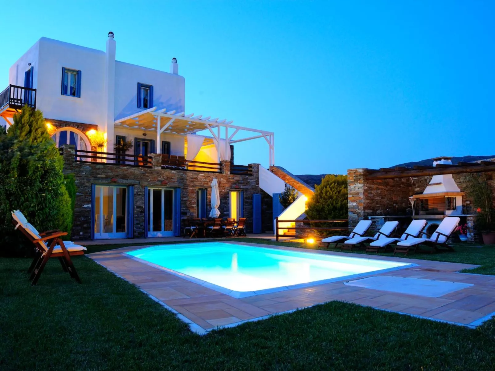 Villa mit Blick auf das Wasser-Buiten