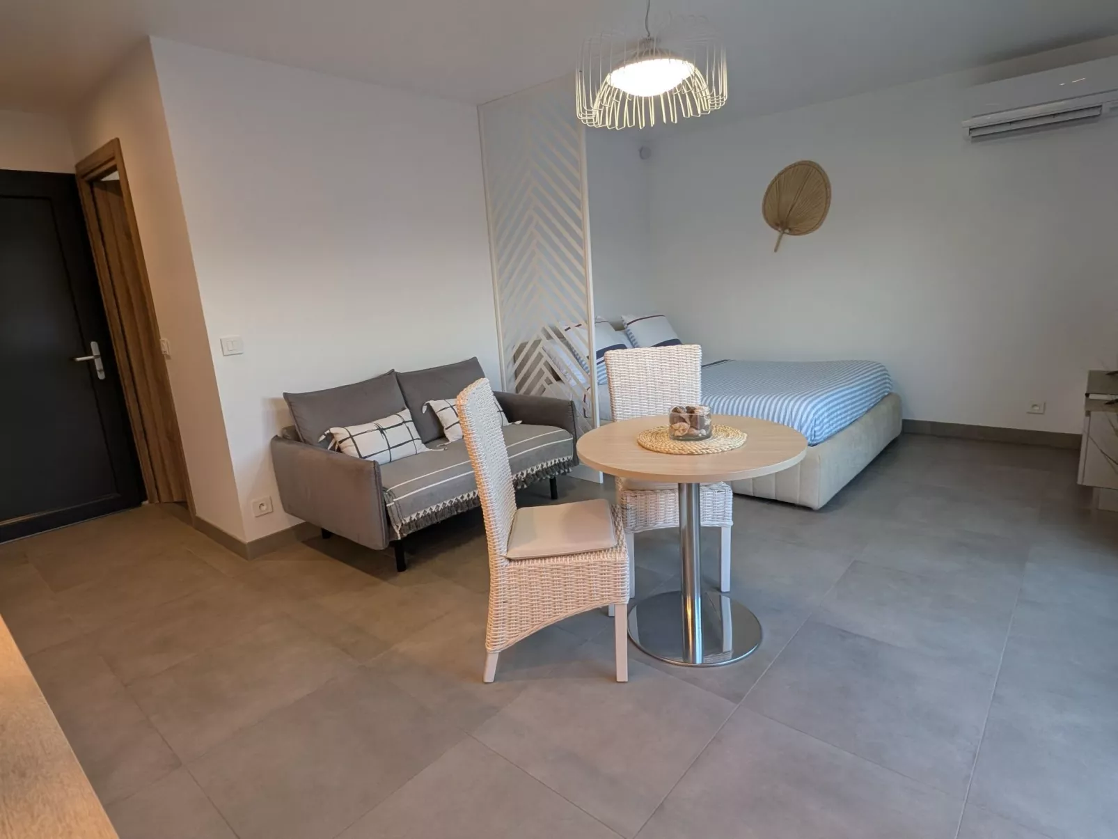 Studiowohnung mit Wallbox-Binnen