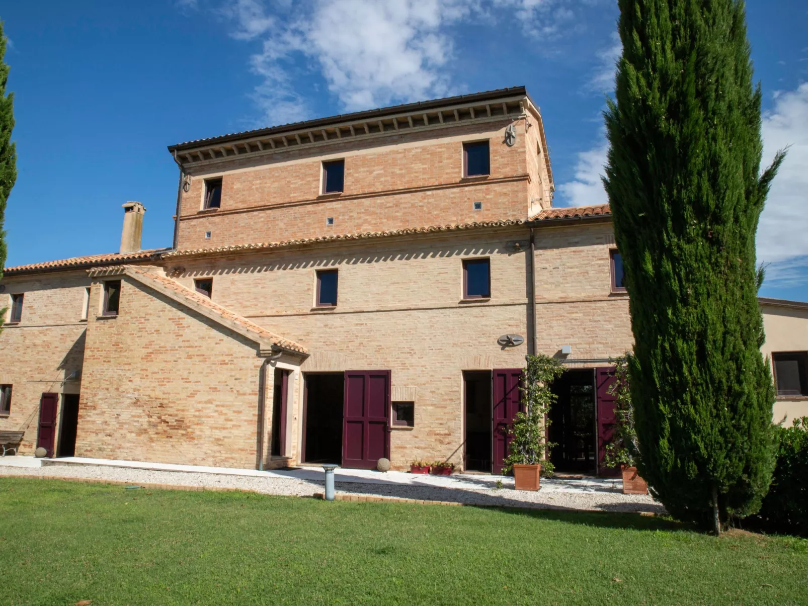 Villa Gelso mit Pool, Sauna und atemberaubender Aussicht-Buiten