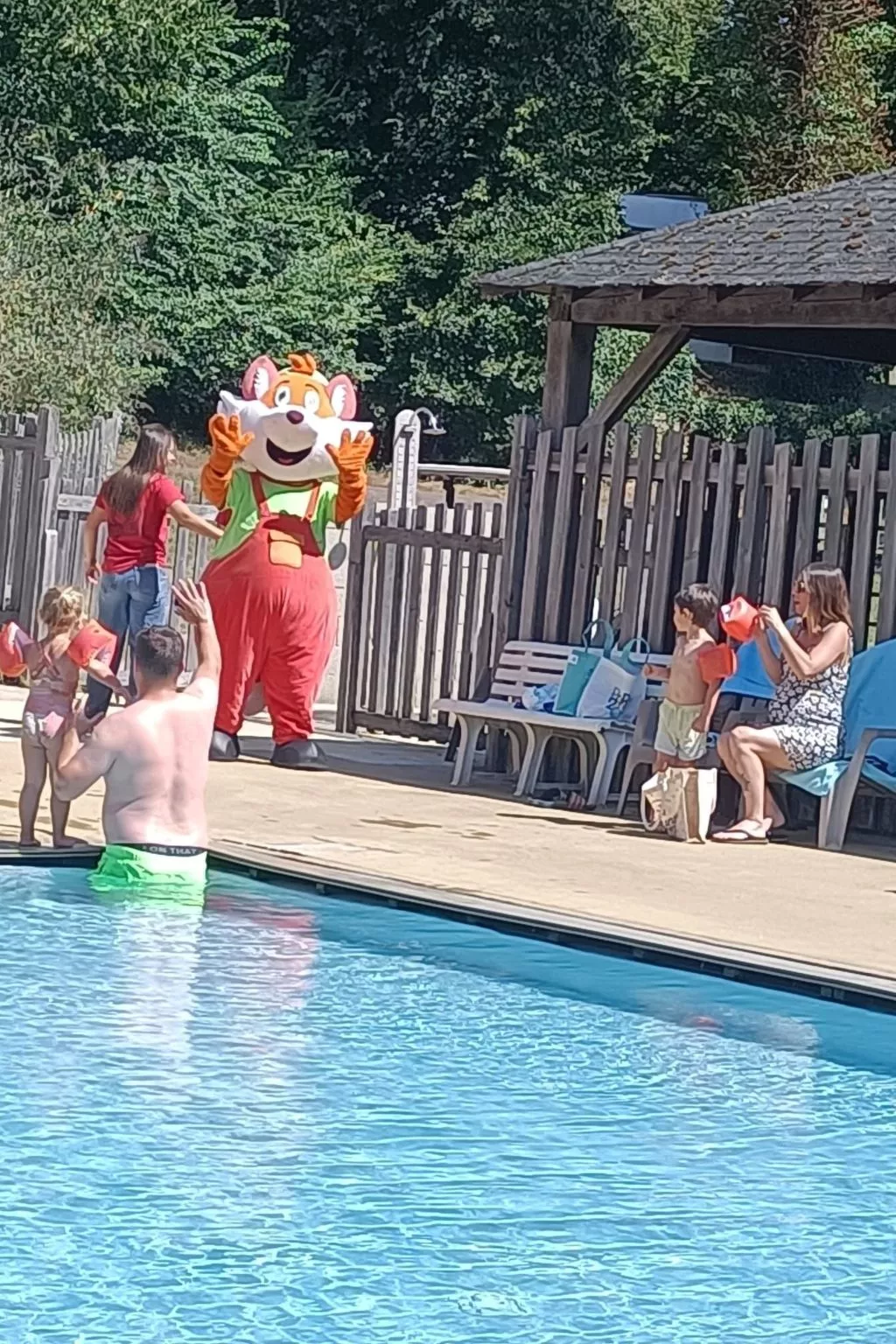 Chalet B10 Yemanisi in der Dordogne-Buiten