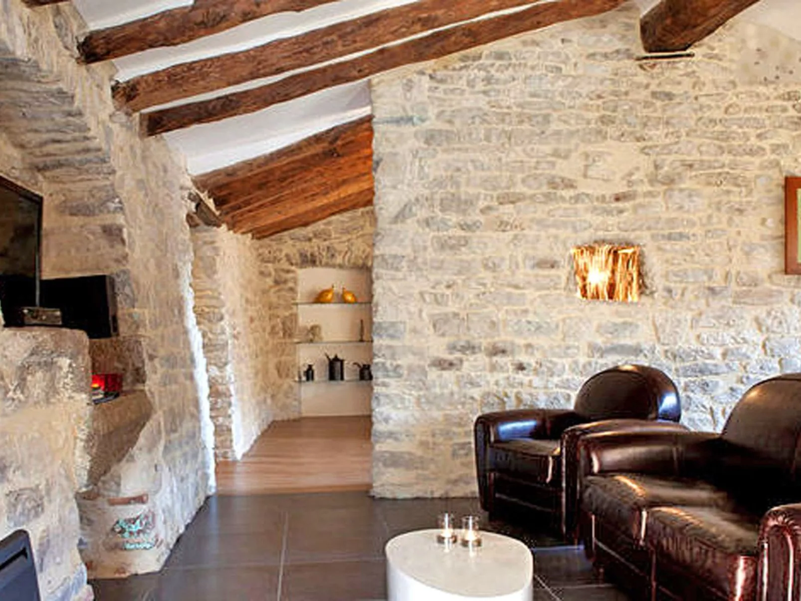 Domäne "Pavillon Mathéo" mit Infinity-Pool-Image-tags.info