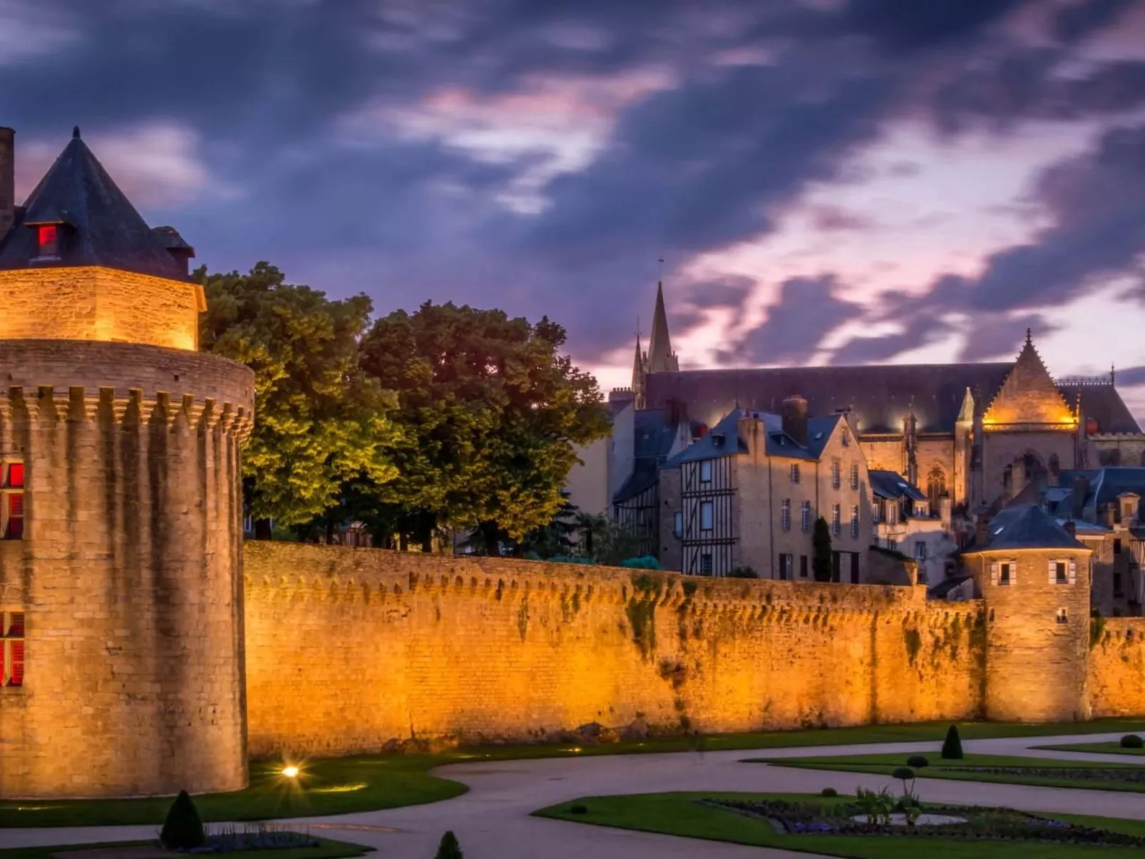 "L'Aube" - privates SPA - ruhig gelegen-Buiten