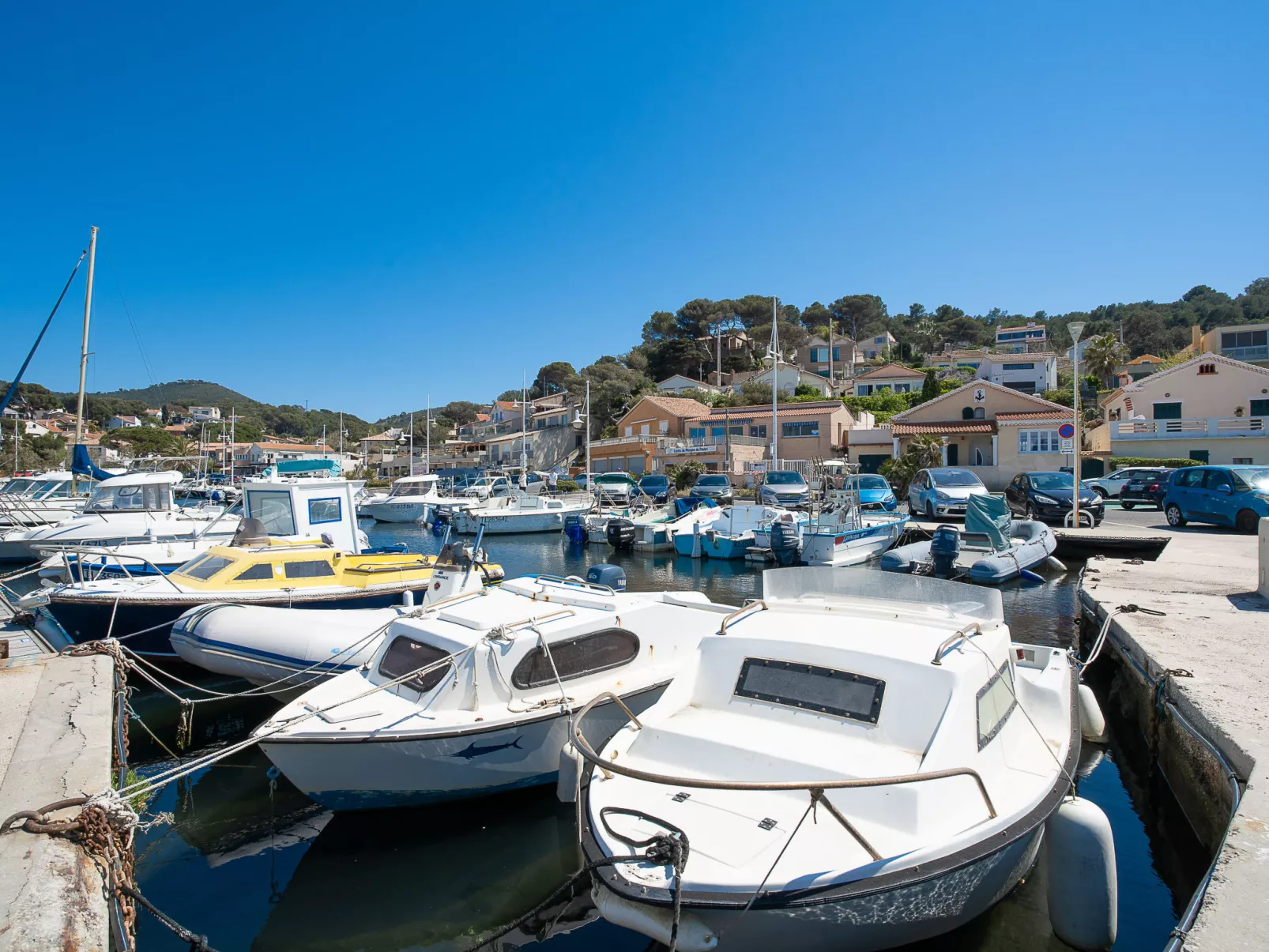 Im Herzen eines Weinguts, schattige Terrasse mit Meerblick, Pool - Omgeving