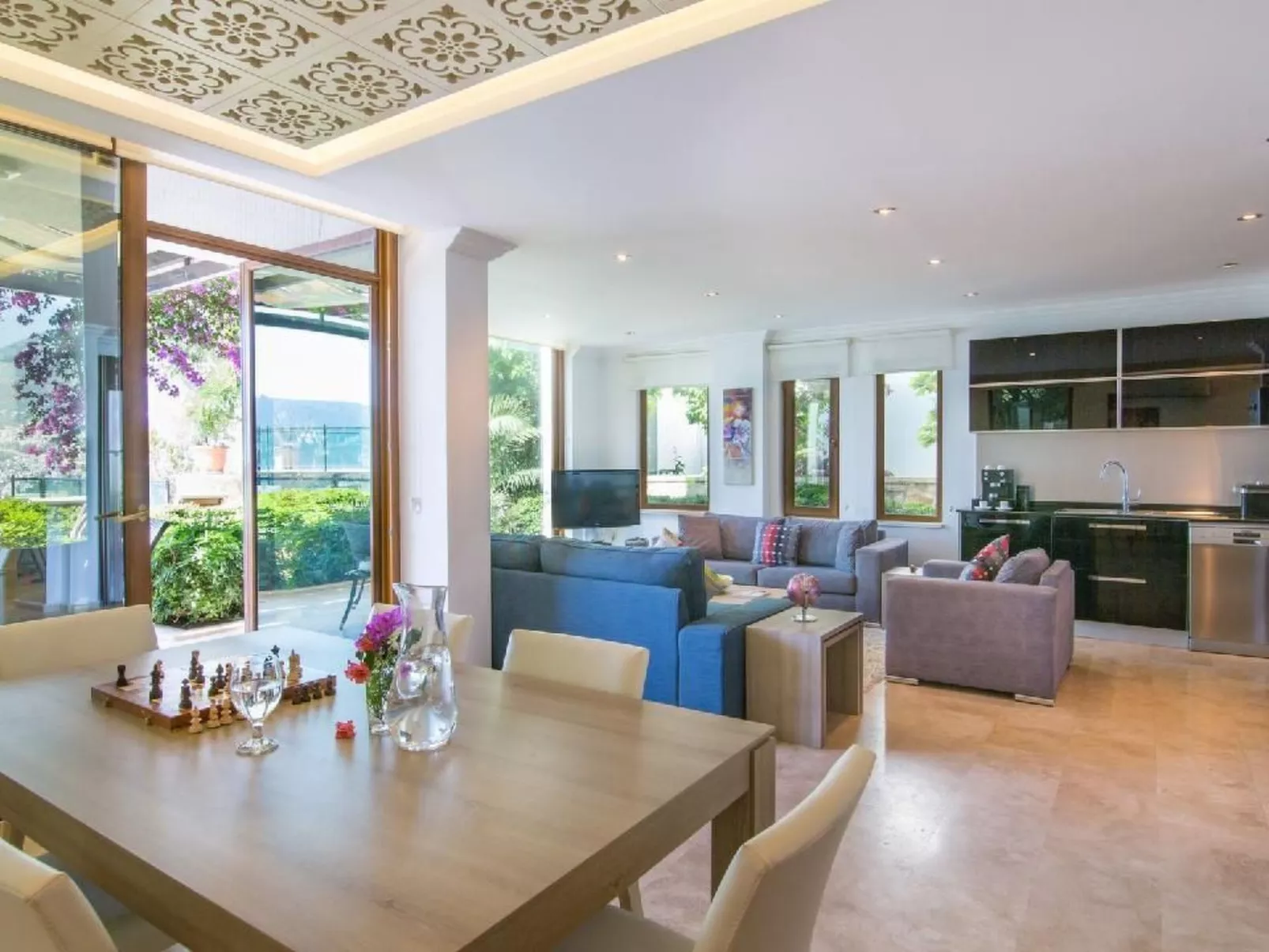 Luxuriöse Villa mit atemberaubendem Meerblick-Binnen