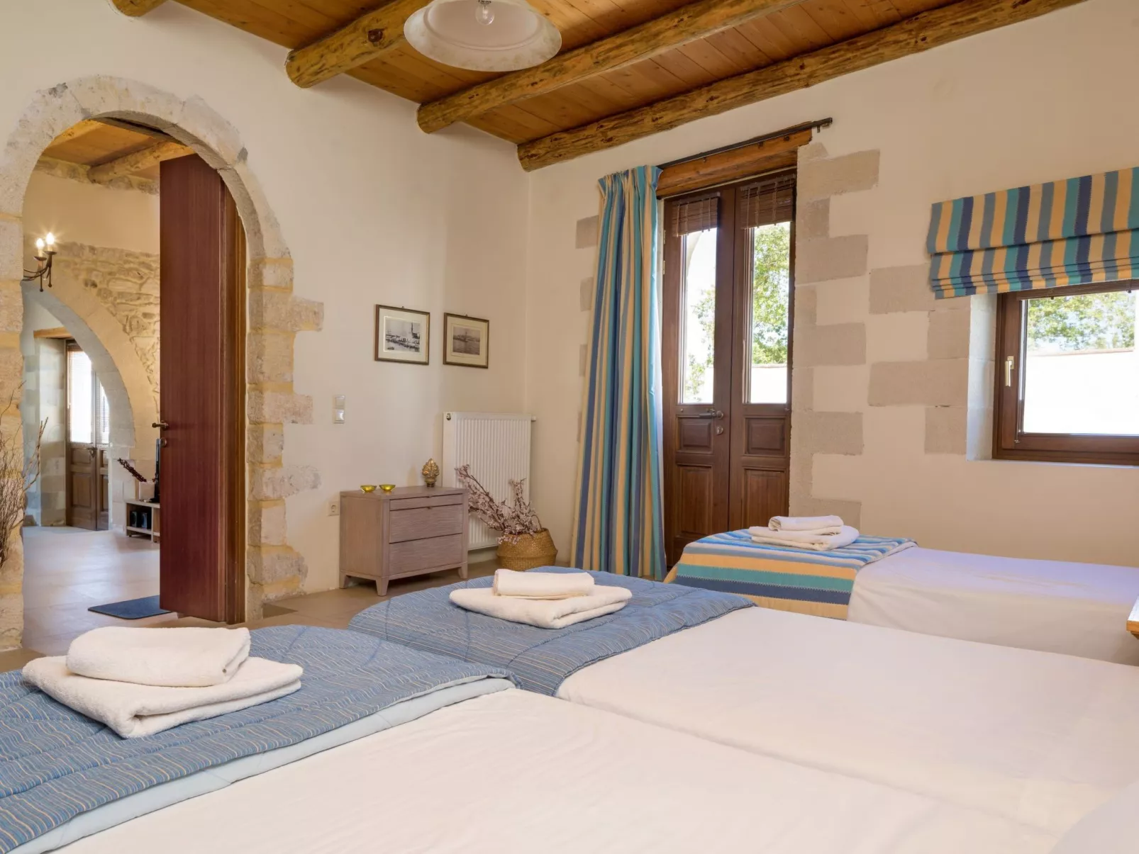 "Villa Aladanos" mit privatem Pool-Binnen