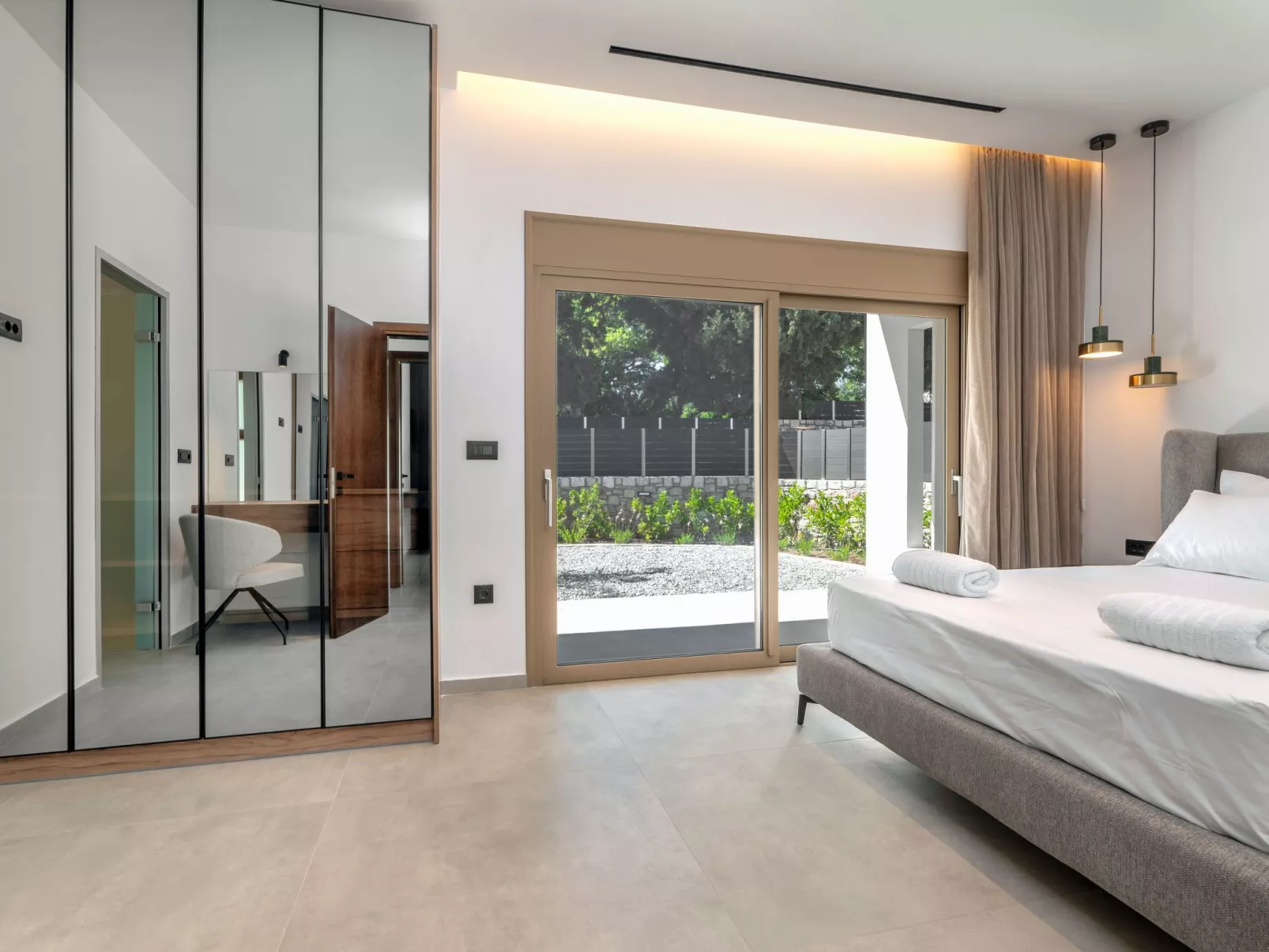 Emerald Estate-Binnen