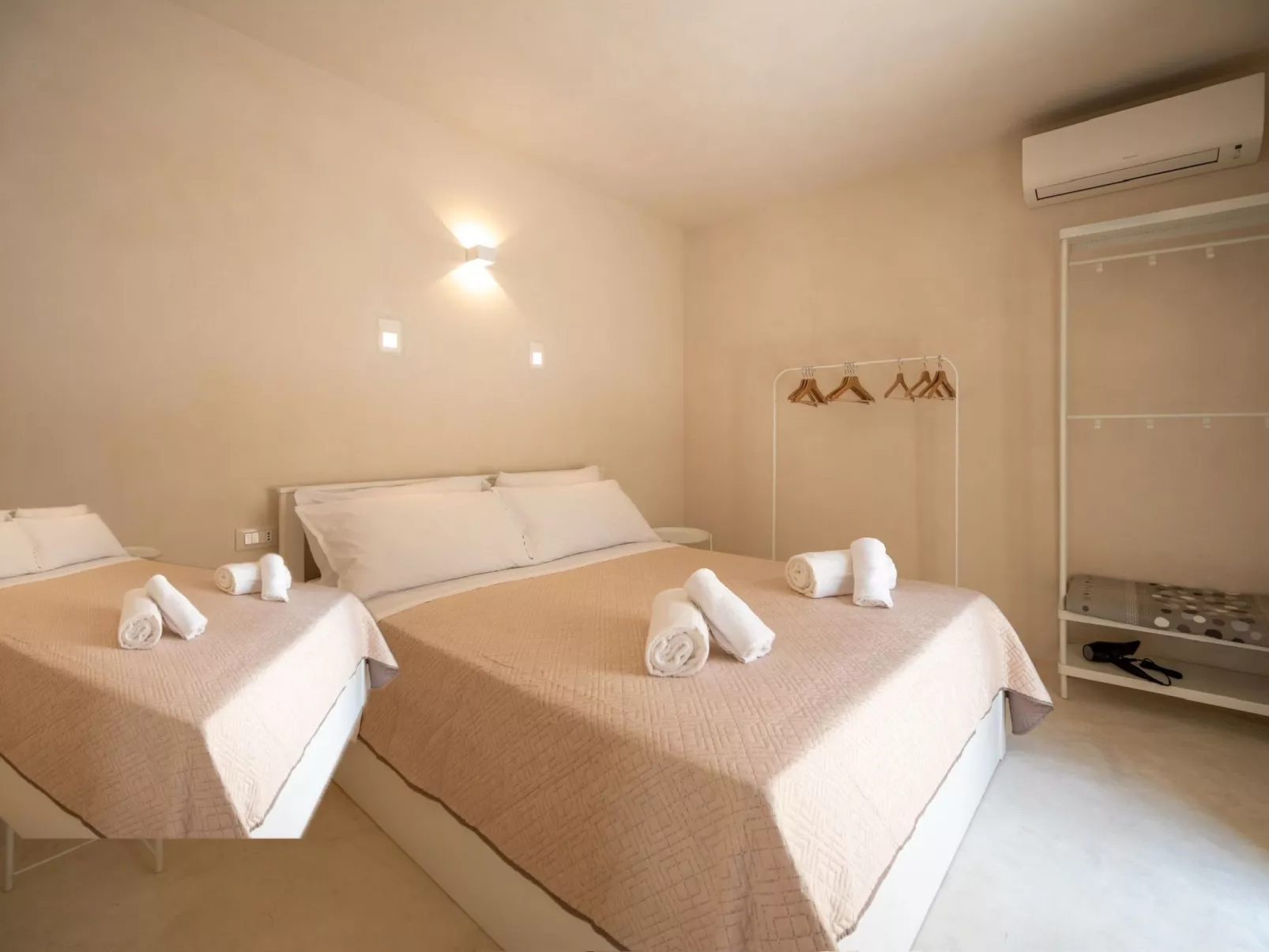 SkyDream Vendicari".-Binnen