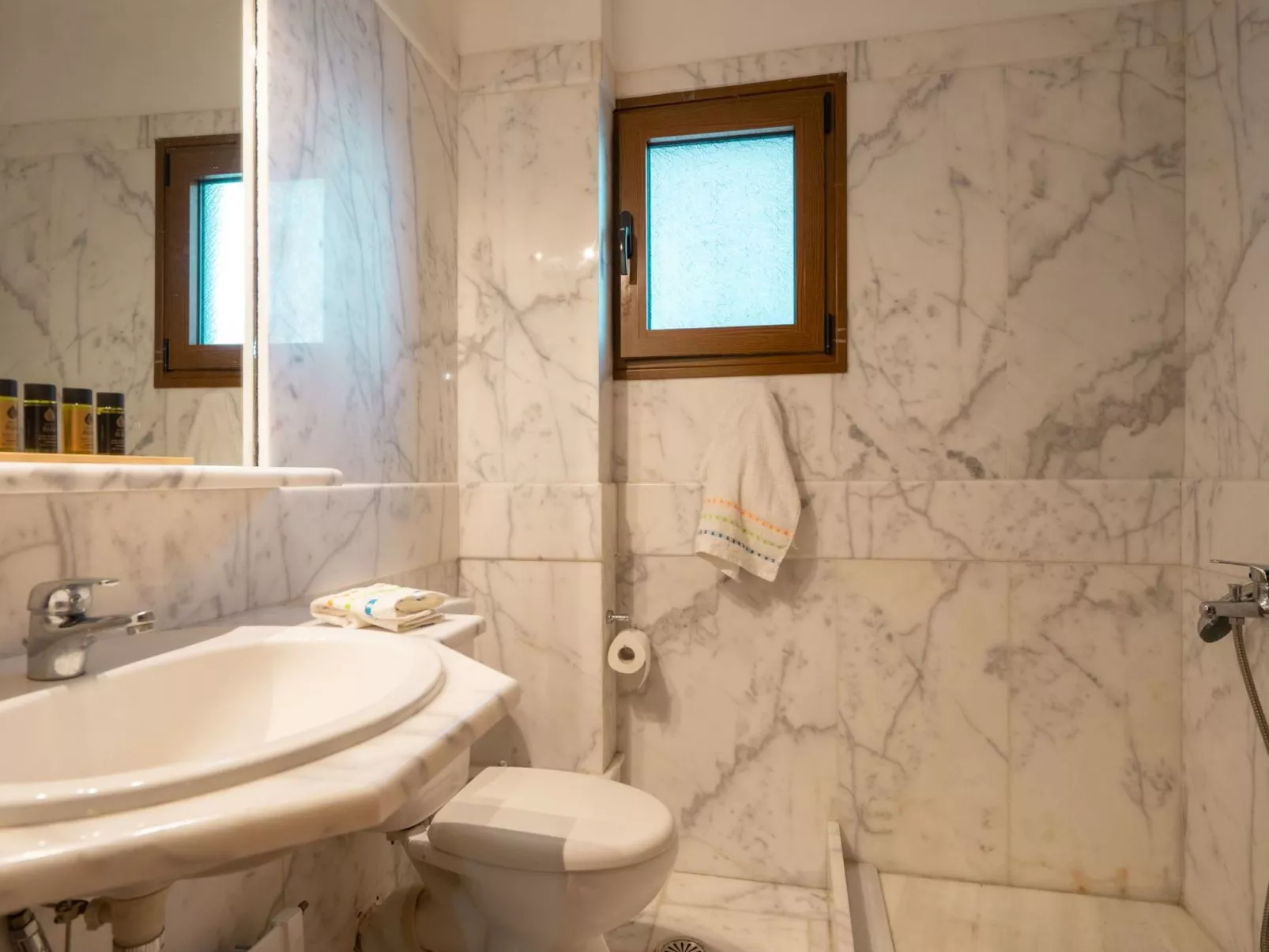 The Miller House under Meteora-Binnen