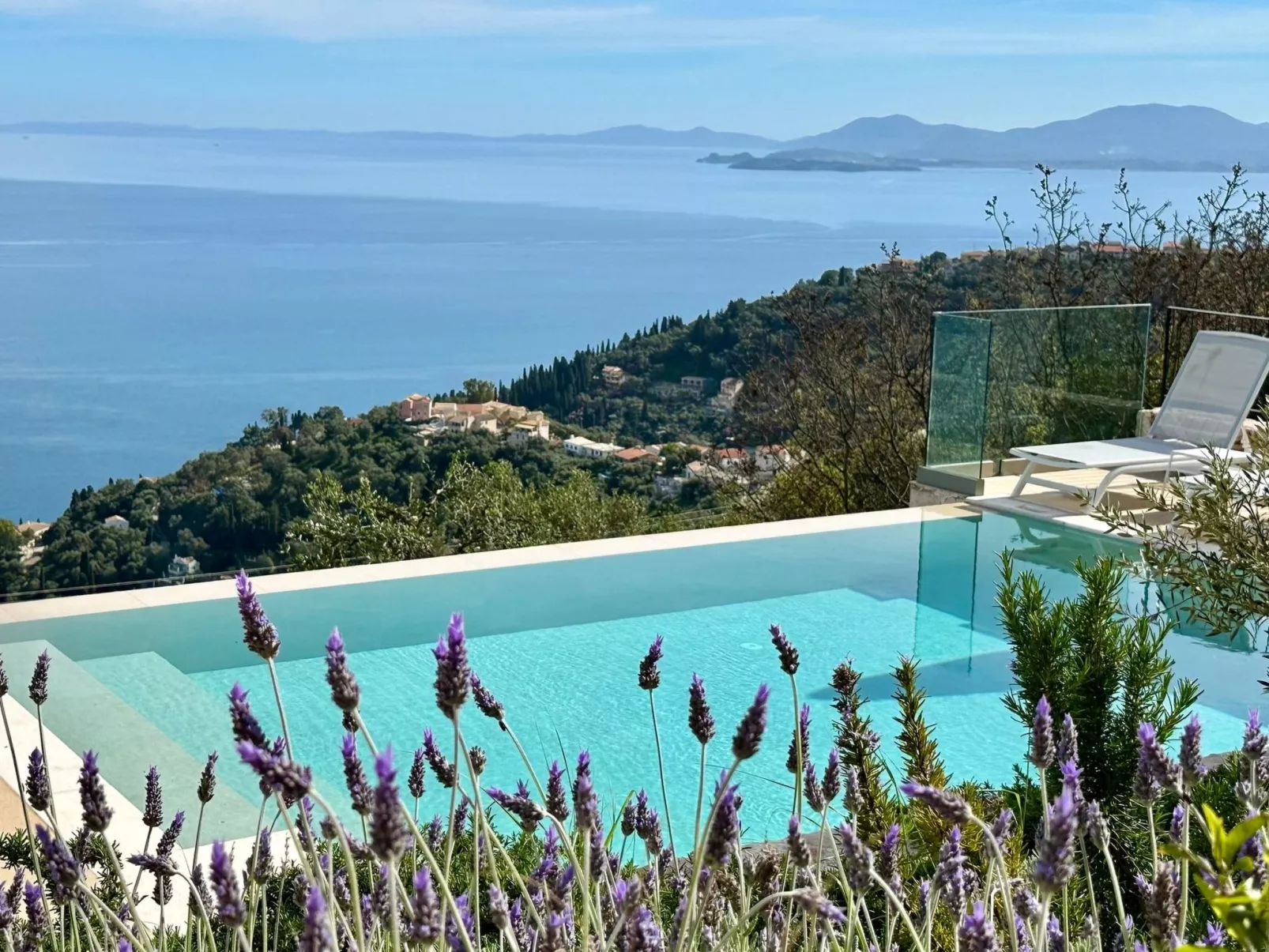 Prächtige Villa in spektakulärer Lage-Binnen