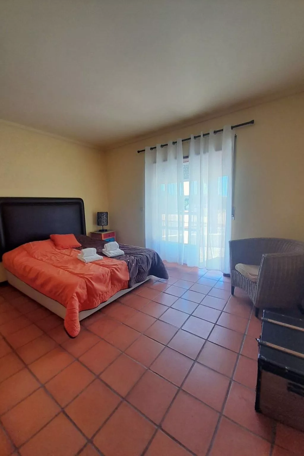 Zärtliche Momente in dieser gemütlichen Wohnung