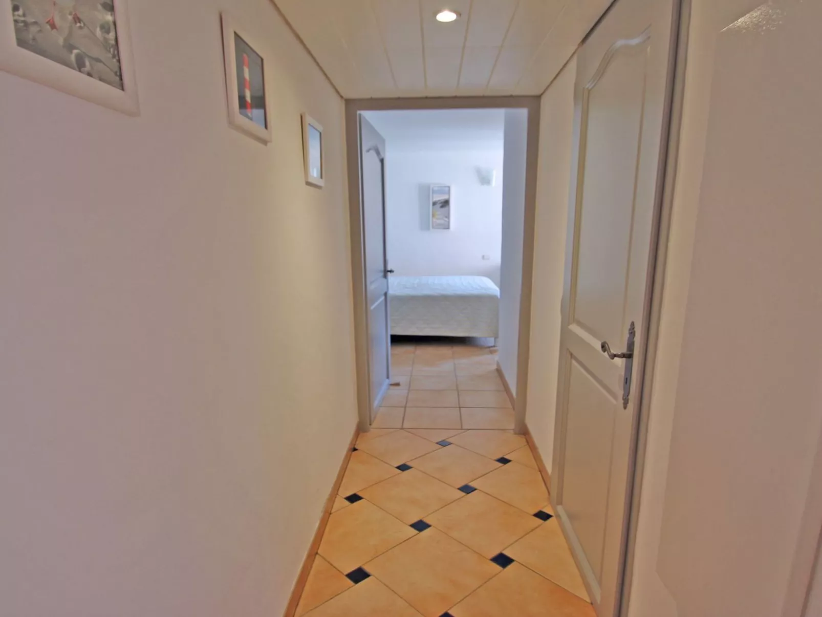 Appt T3 - 4 pers - Climatisation - Piscine - Binnen