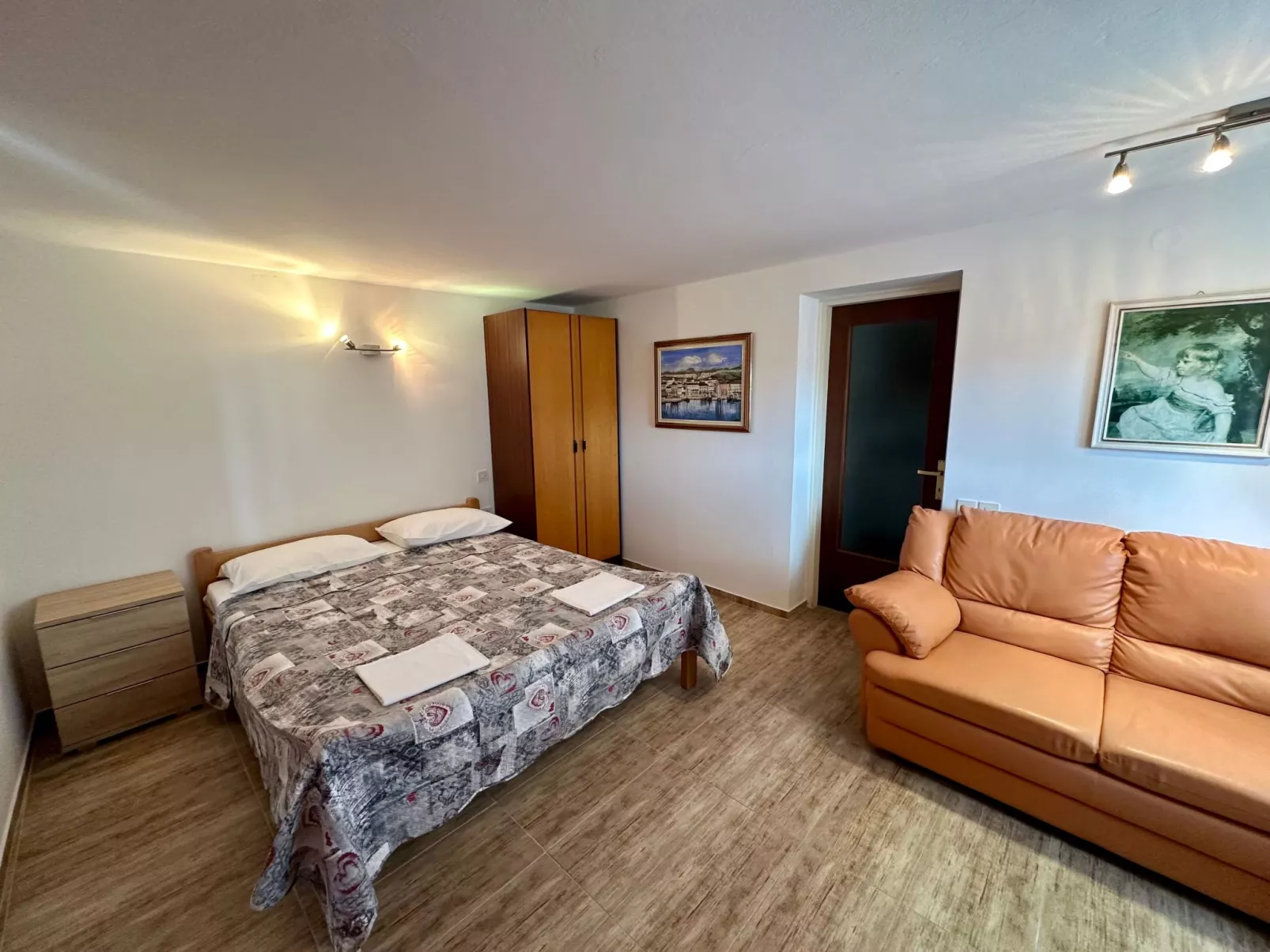 Apartment Car-Image-tags.info