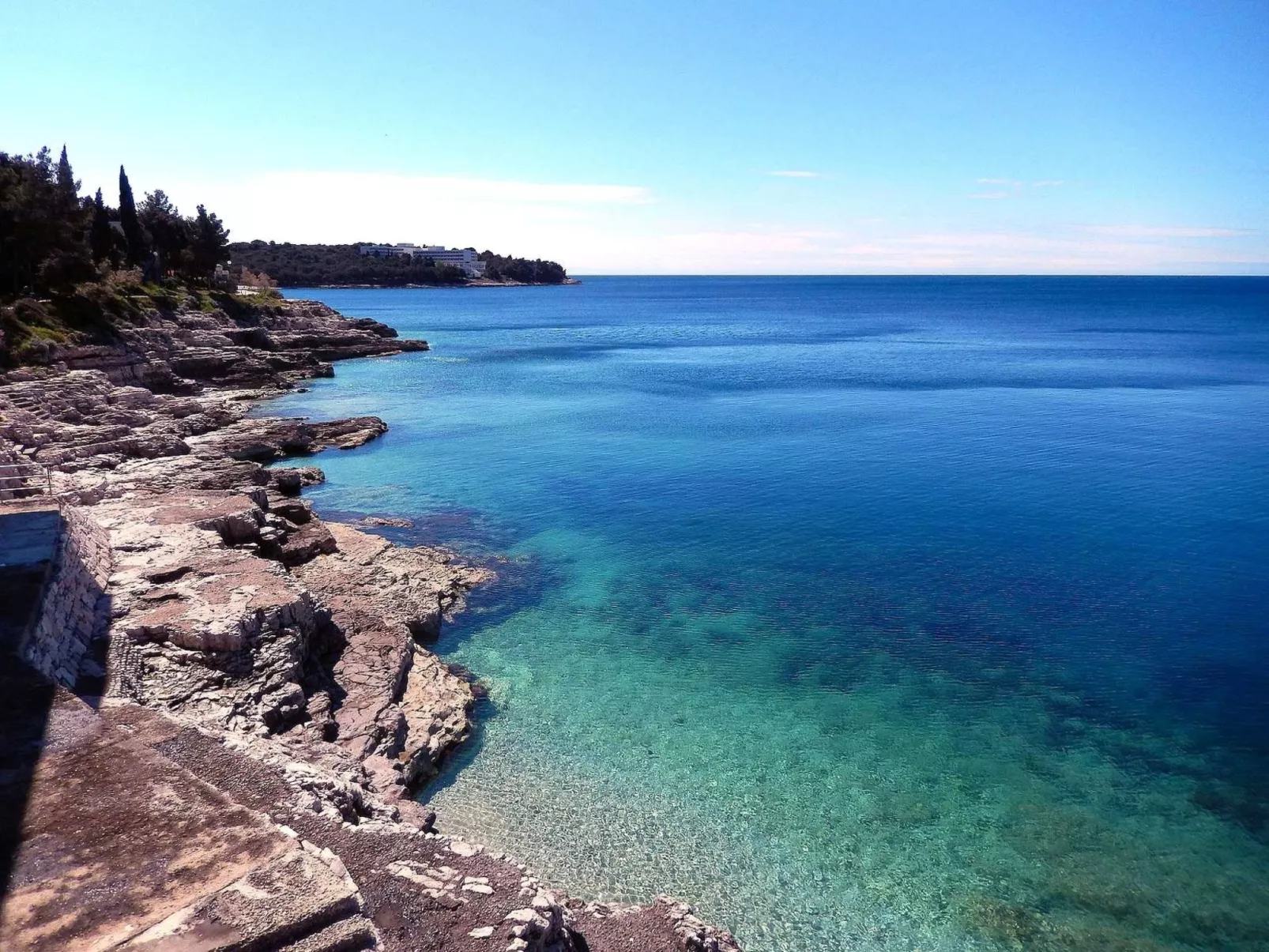 Höhlenmensch 2-Buiten